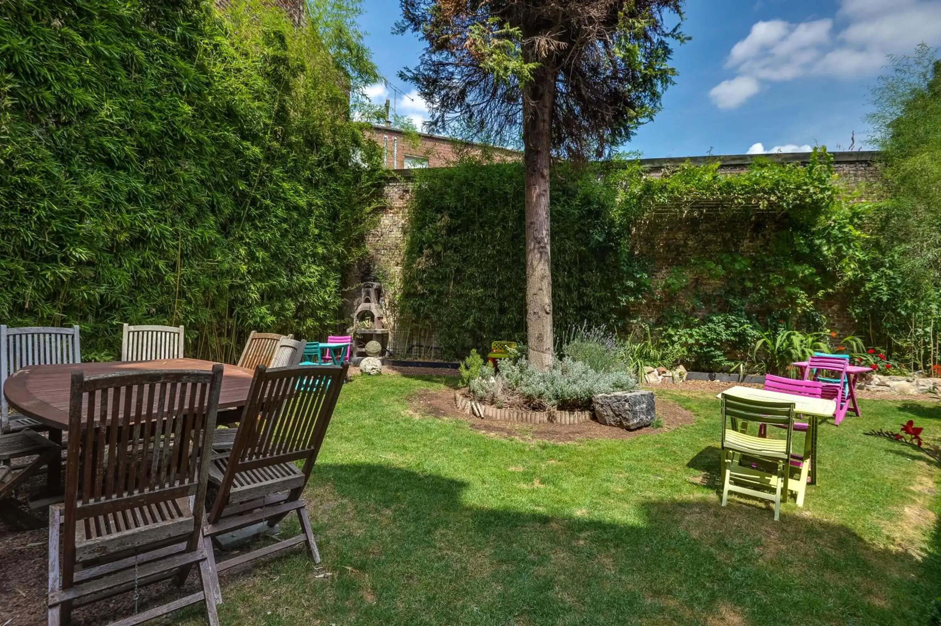 Garden in Brit Hotel Notre Dame