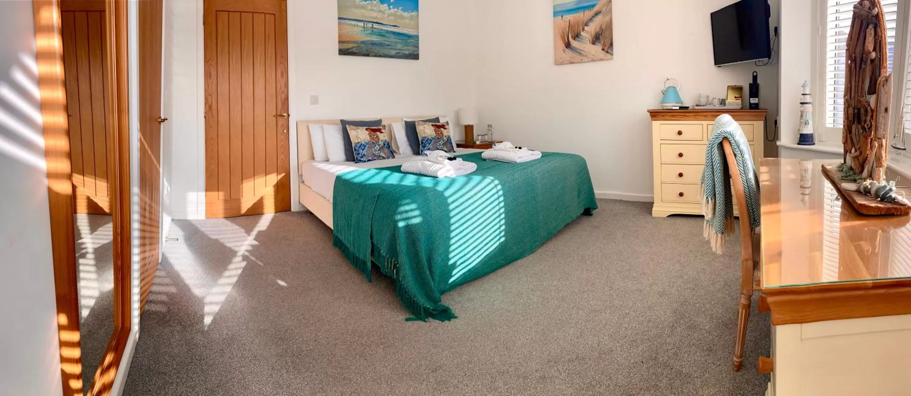 Bed in Avon Beach Bed & Breakfast