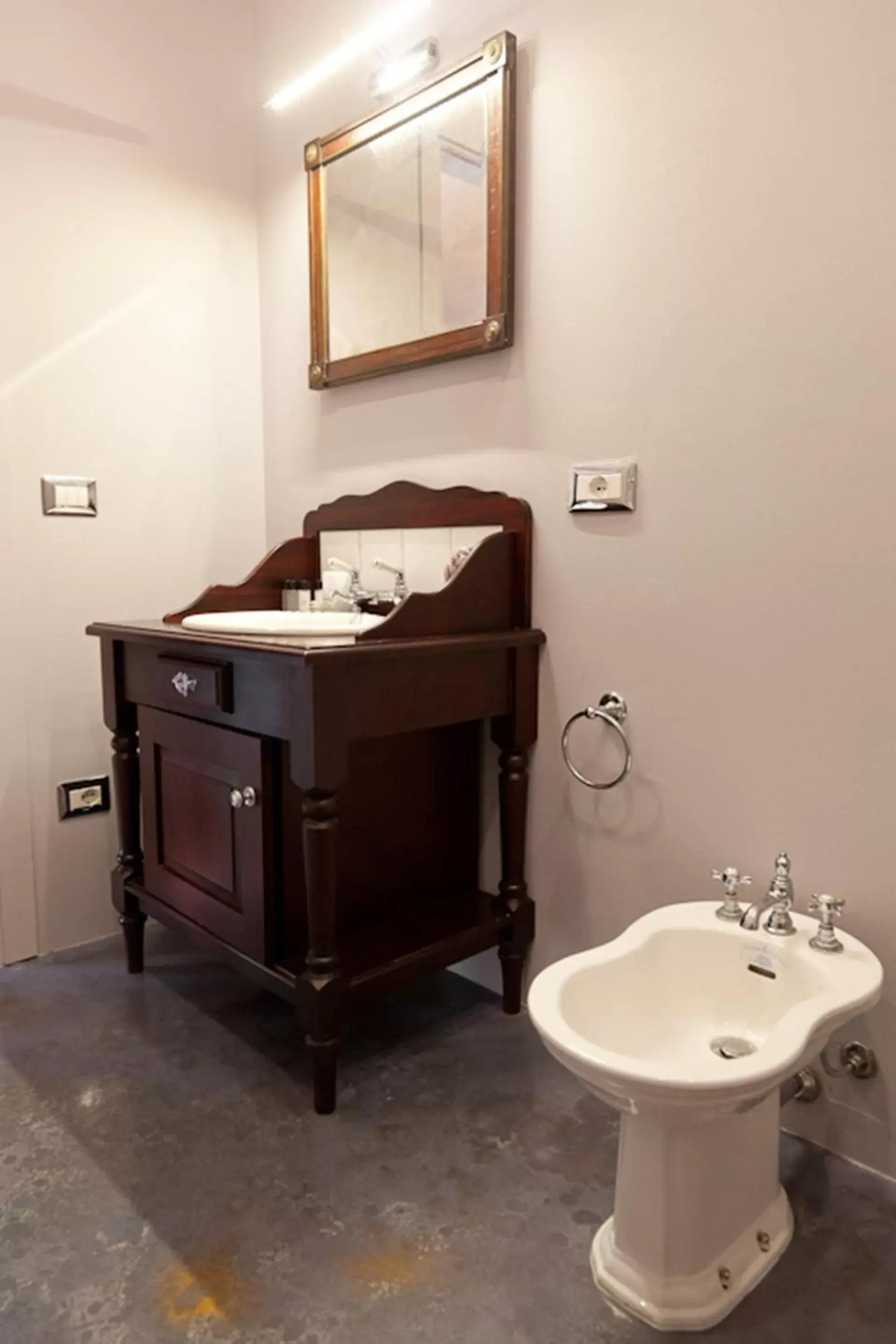 Shower, Bathroom in Relais Montemaggiore
