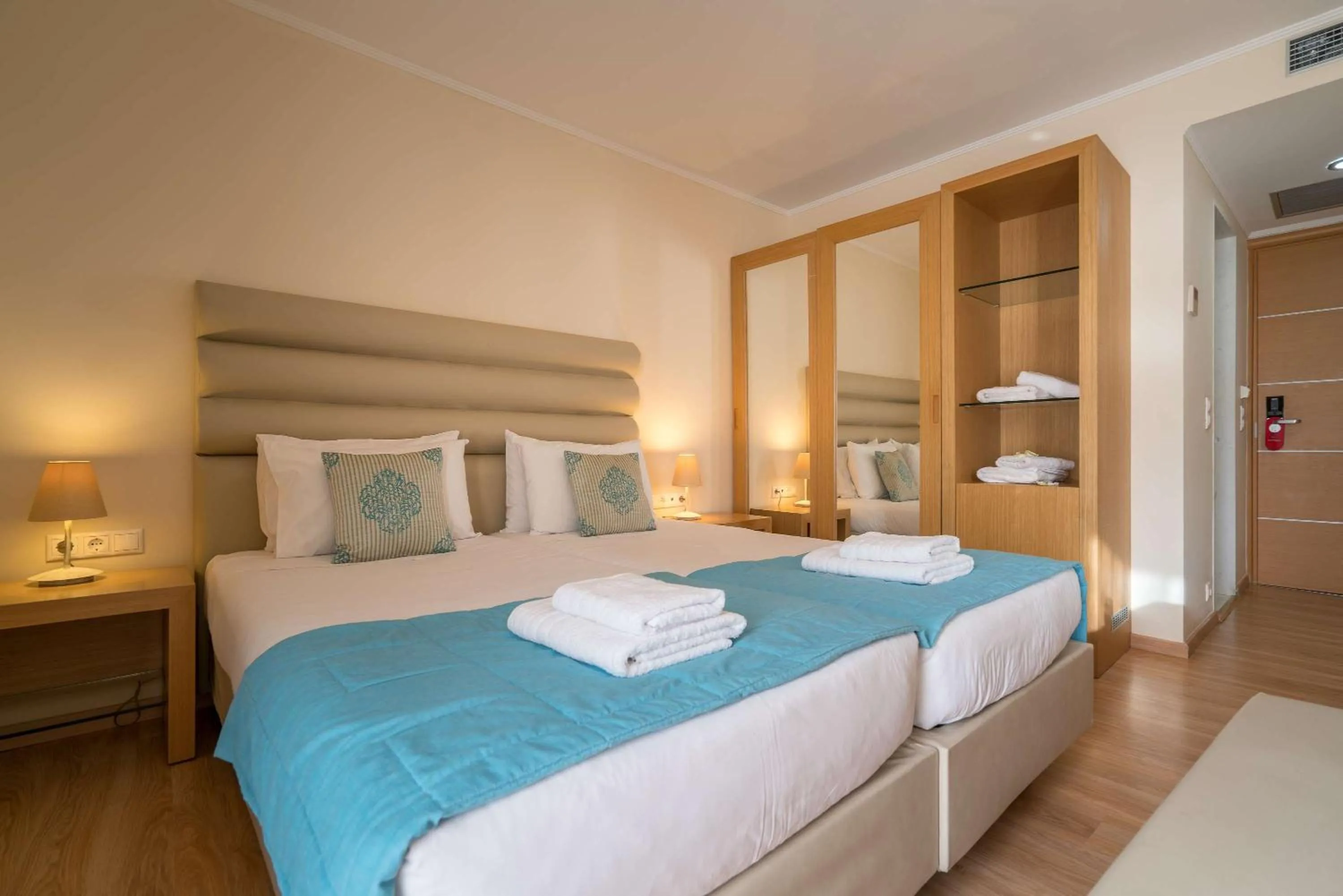 Photo of the whole room, Bed in Galaxy Beach Resort BW Premier Collection