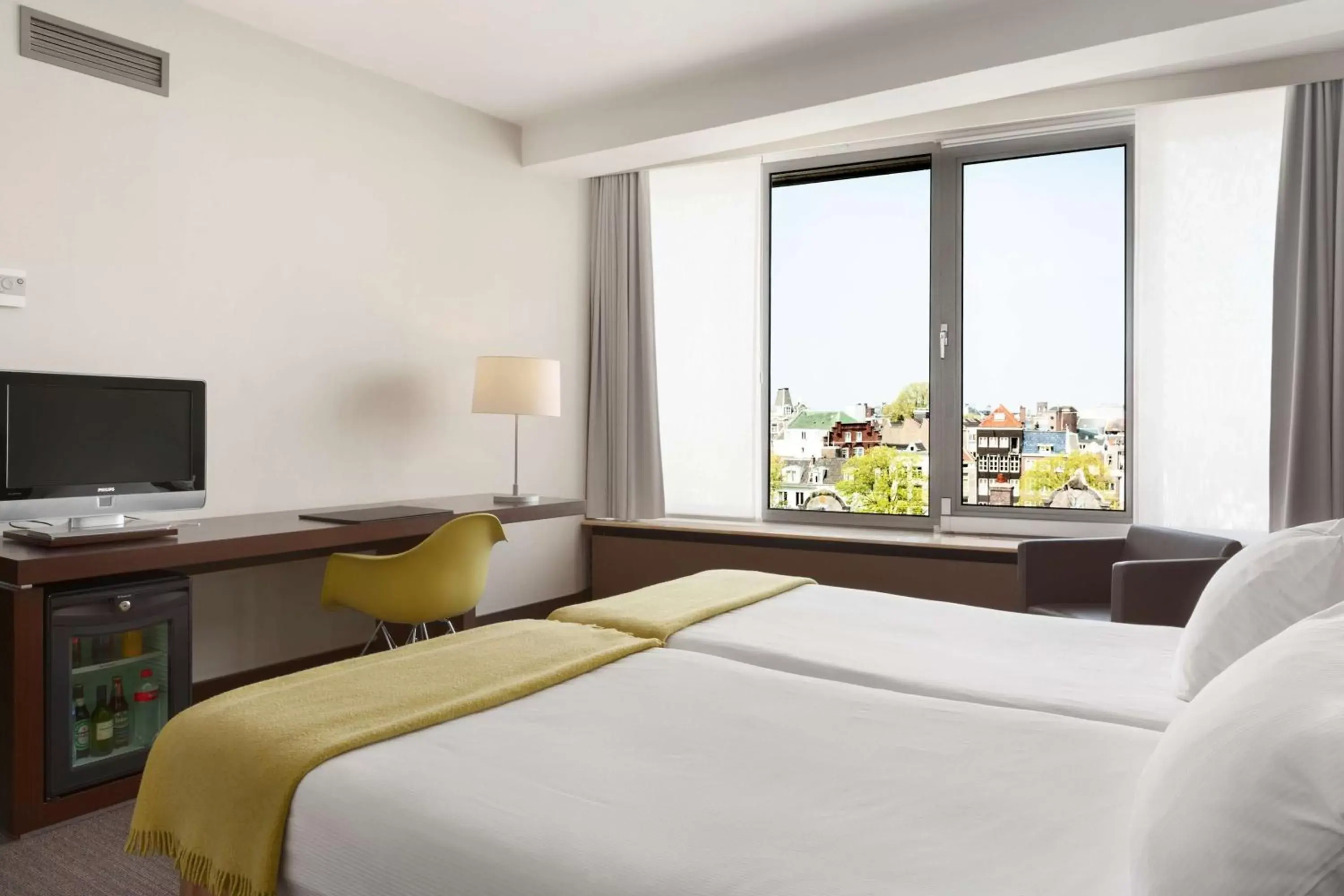 Superior Double or Twin Room with View in NH Amsterdam Caransa Superior Double or Twin Room with View in NH Amsterdam Caransa