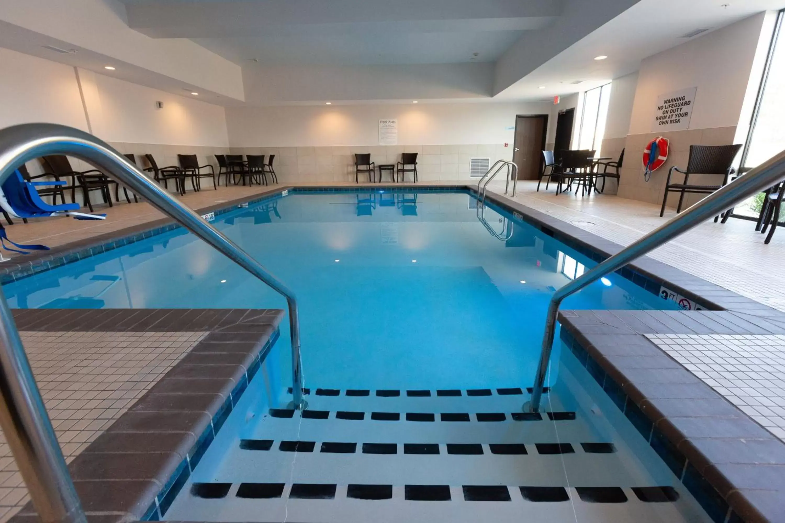 Swimming Pool in Holiday Inn Express & Suites - Kingfisher, an IHG Hotel