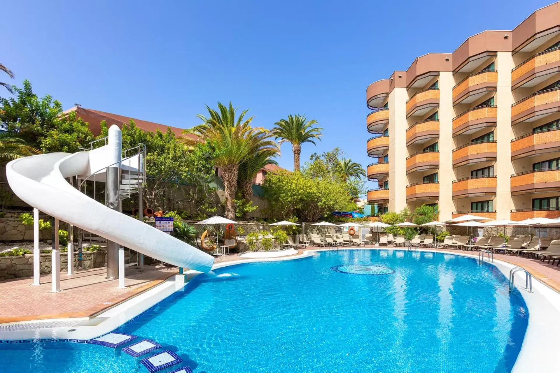 Property building, Swimming Pool in MUR Neptuno Gran Canaria - Adults Only