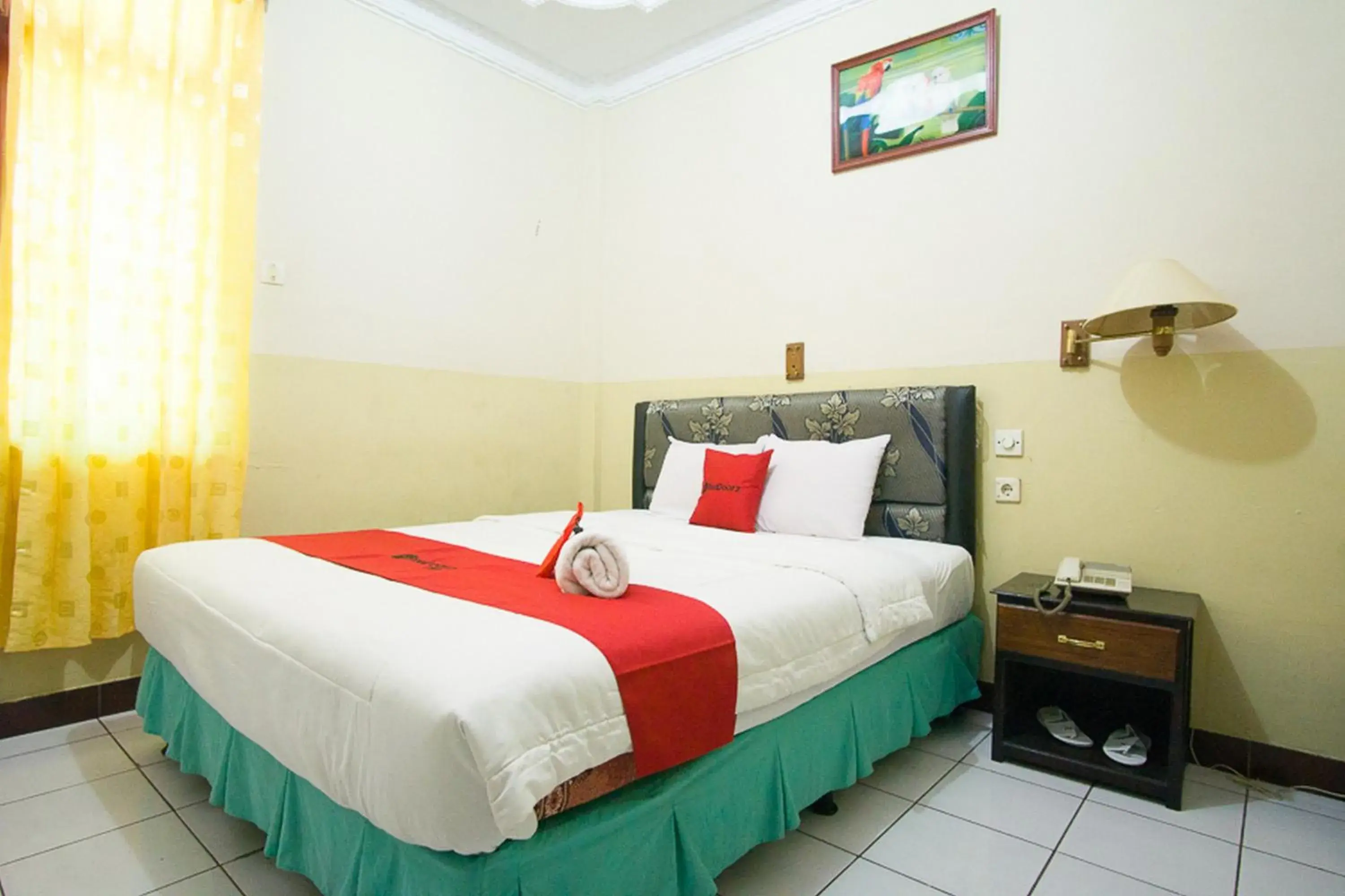 Bedroom, Bed in RedDoorz plus near Pelabuhan Bitung