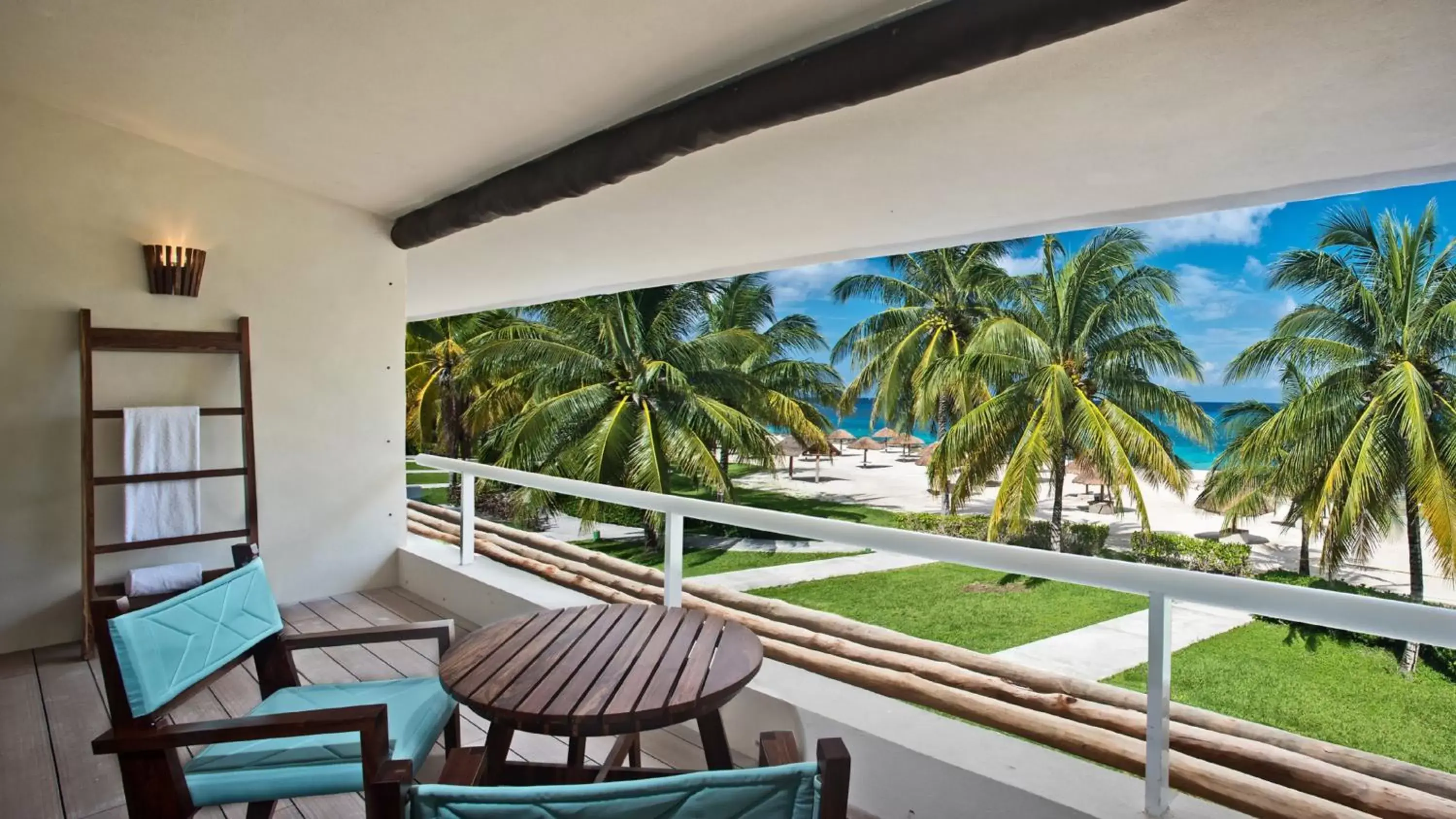 Photo of the whole room, Pool View in Presidente InterContinental Cozumel Resort & Spa, an IHG Hotel