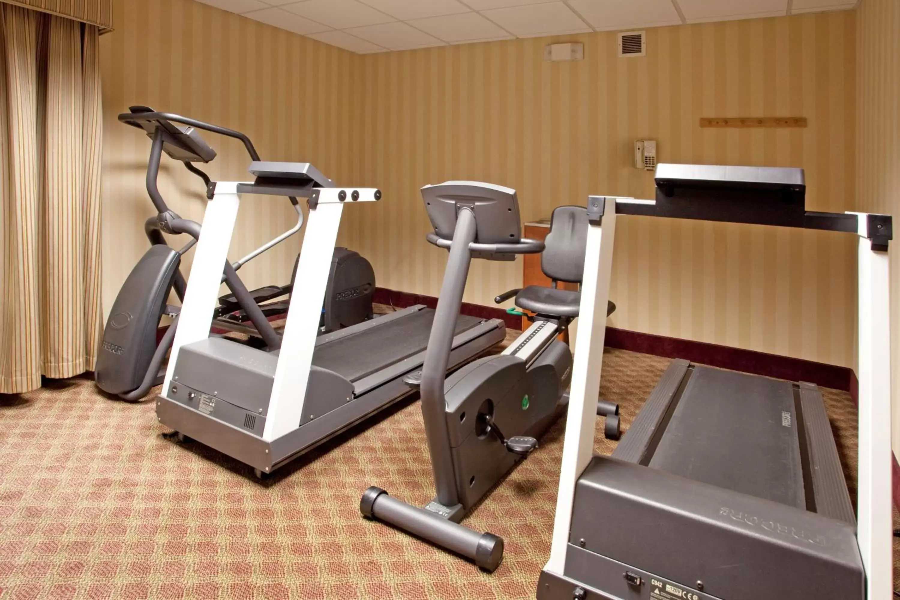 Spa and wellness centre/facilities, Fitness Center/Facilities in Lexington Inn and Suites