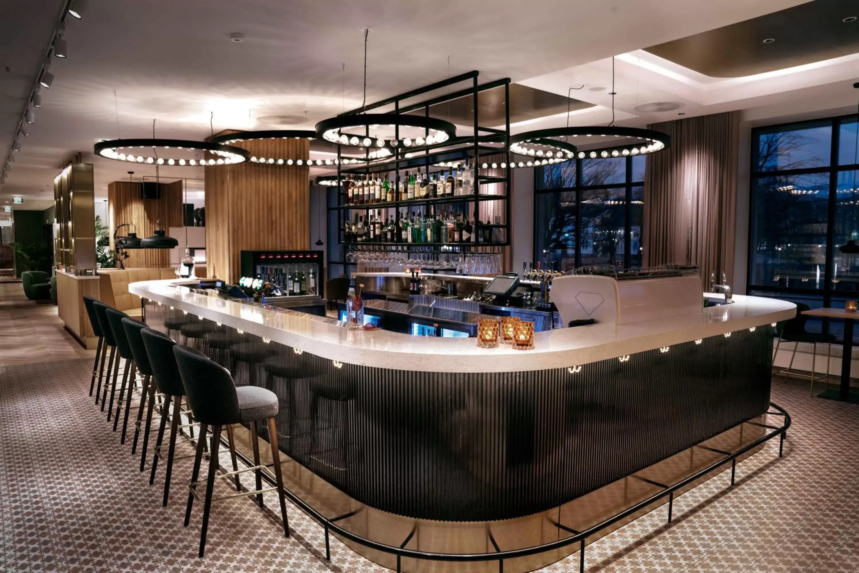 Lounge or bar, Restaurant/Places to Eat in Radisson Blu Atlantic Hotel, Stavanger