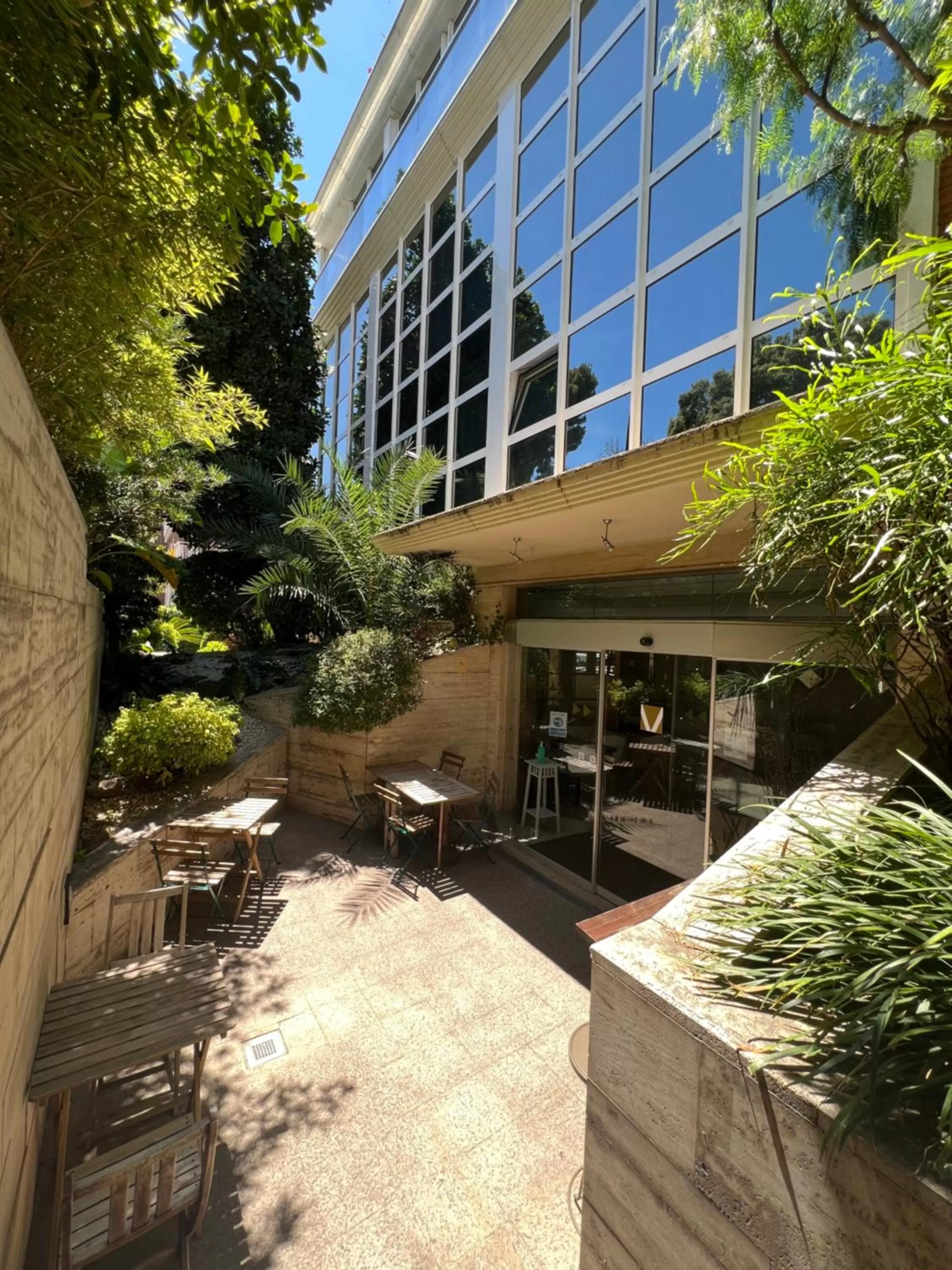 Restaurant/places to eat in Vilana Hotel Boutique