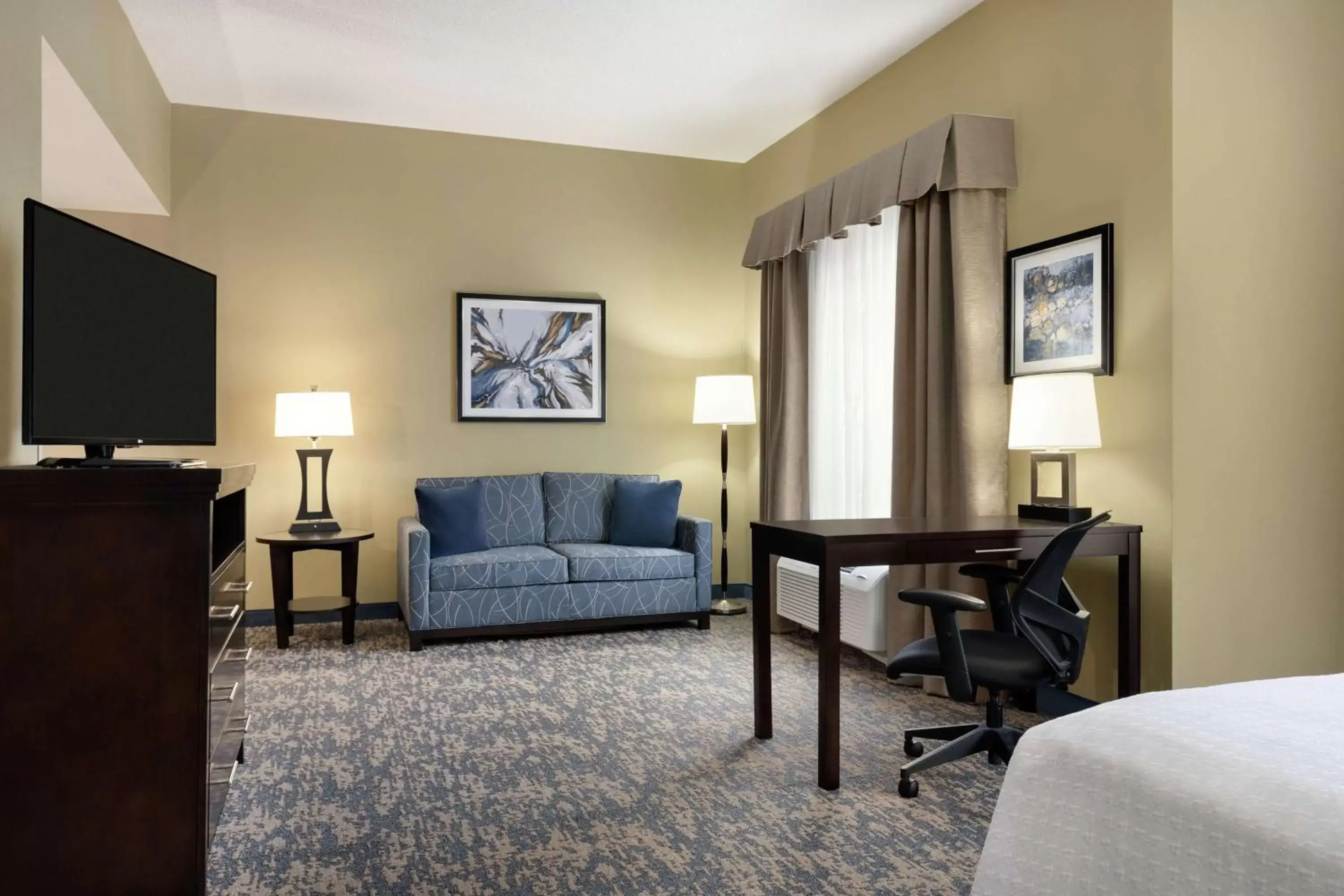 Bedroom, Seating Area in Homewood Suites by Hilton Fort Smith