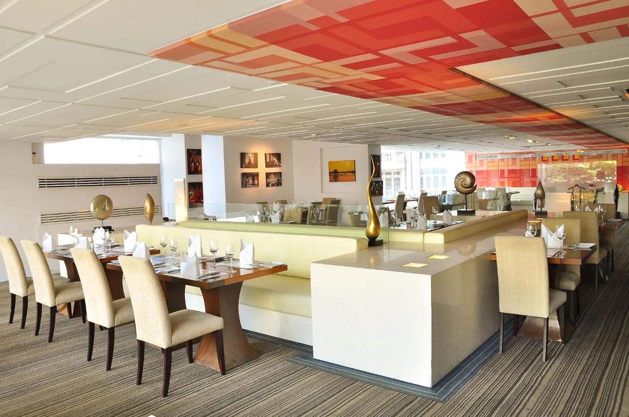 Dining area in Le Fenix Sukhumvit 11 Bangkok