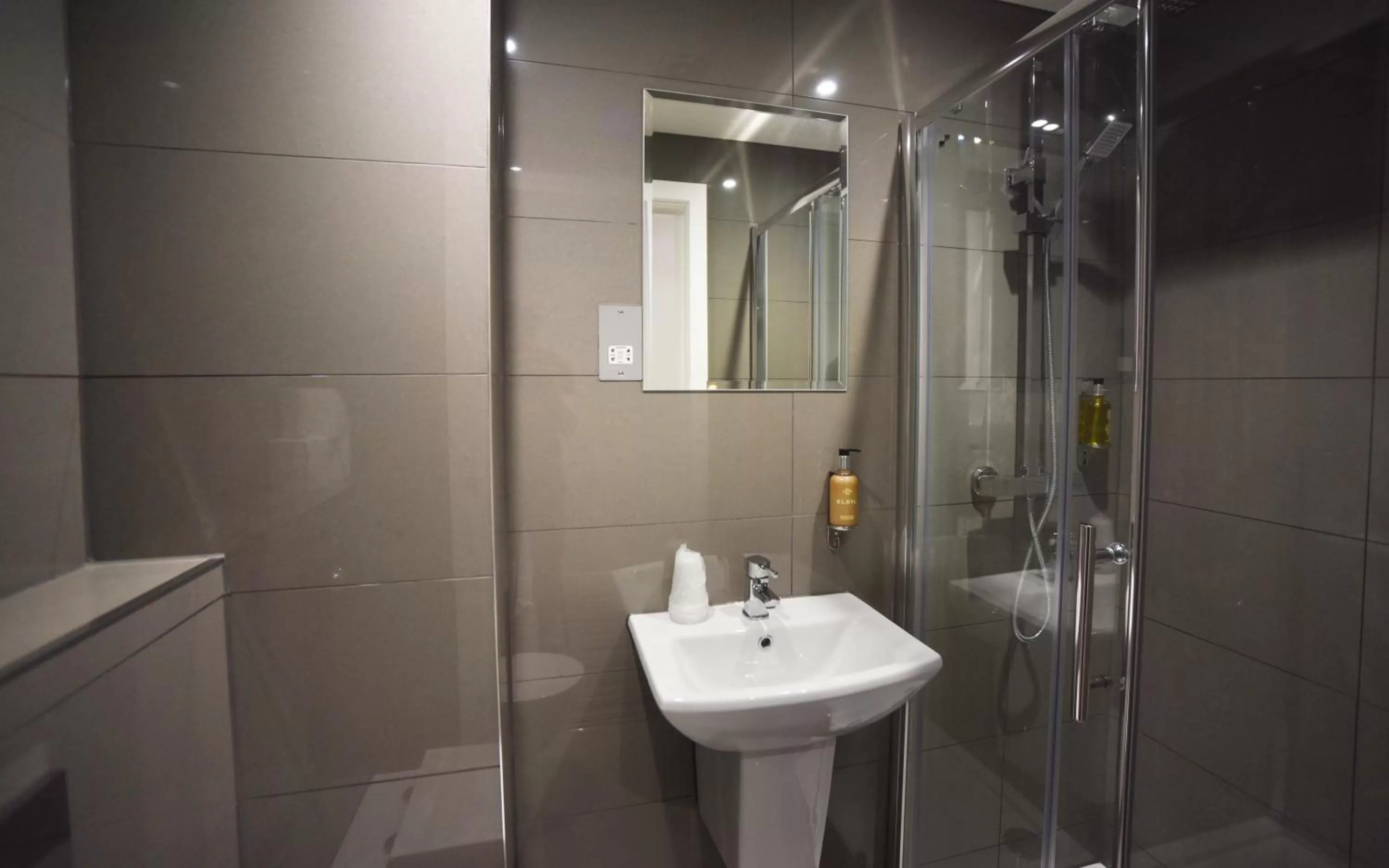 Bathroom in Trebovir Hotel