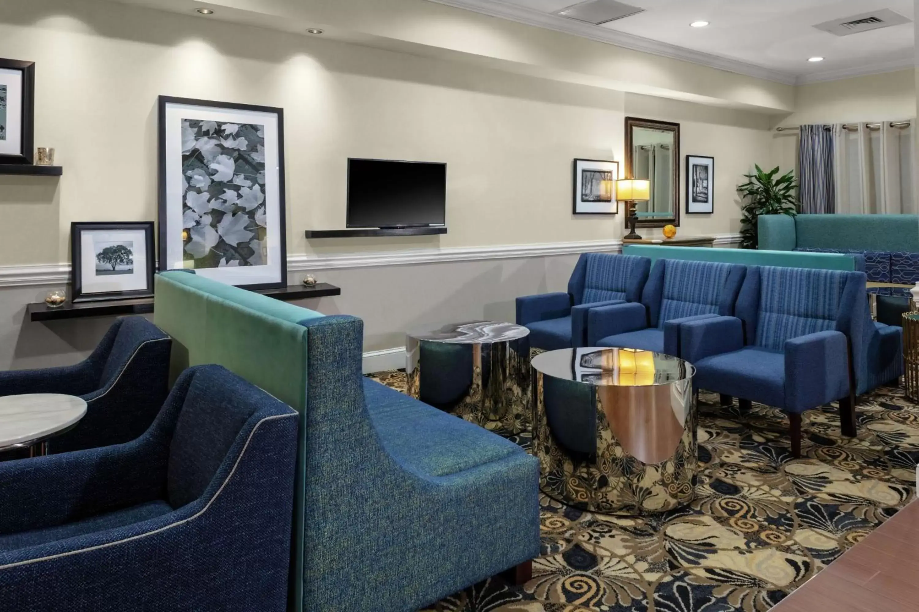 Lobby or reception, Lounge/Bar in Hampton Inn & Suites Concord-Charlotte