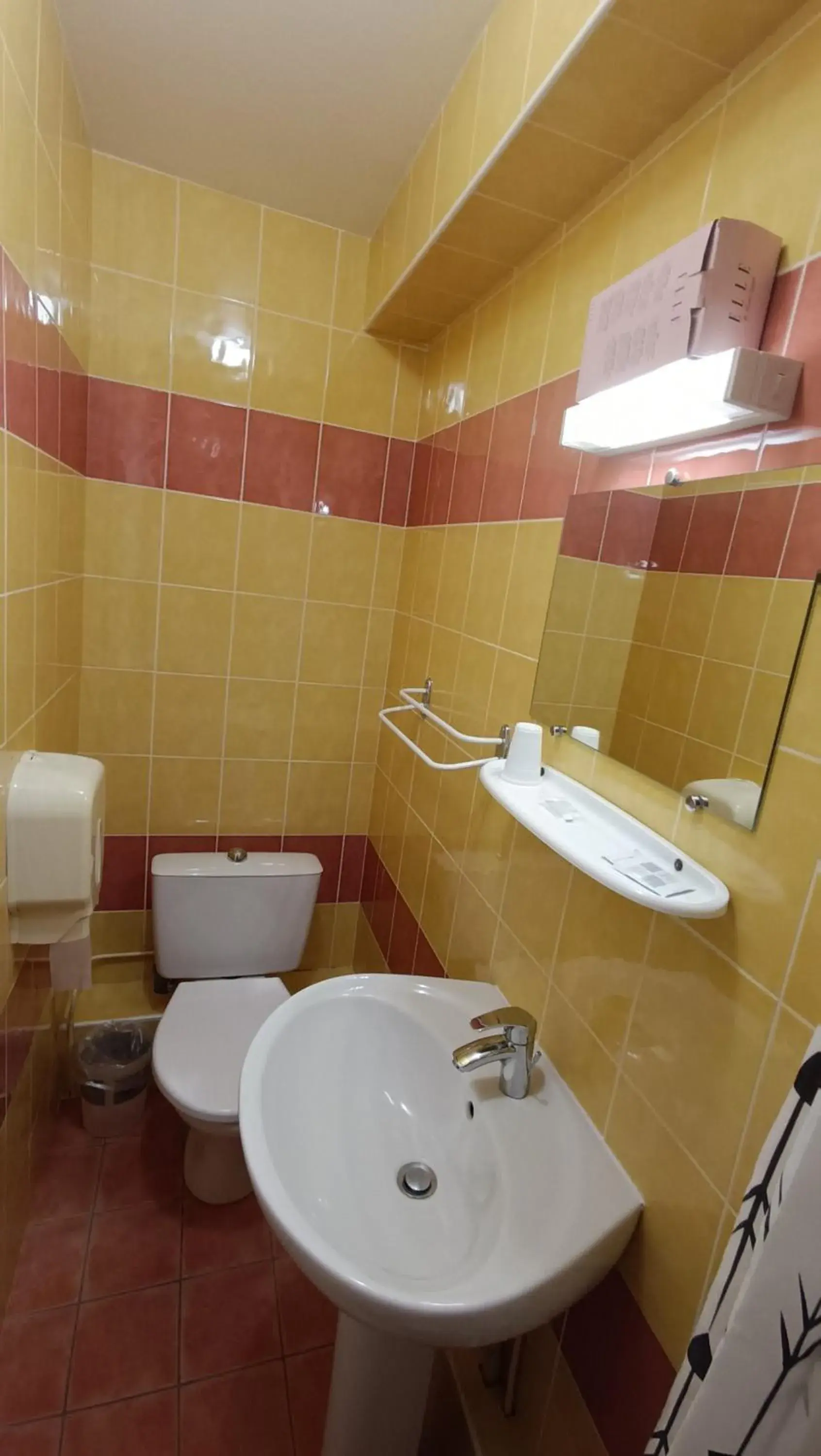Bathroom in Hôtel Le Pommeil