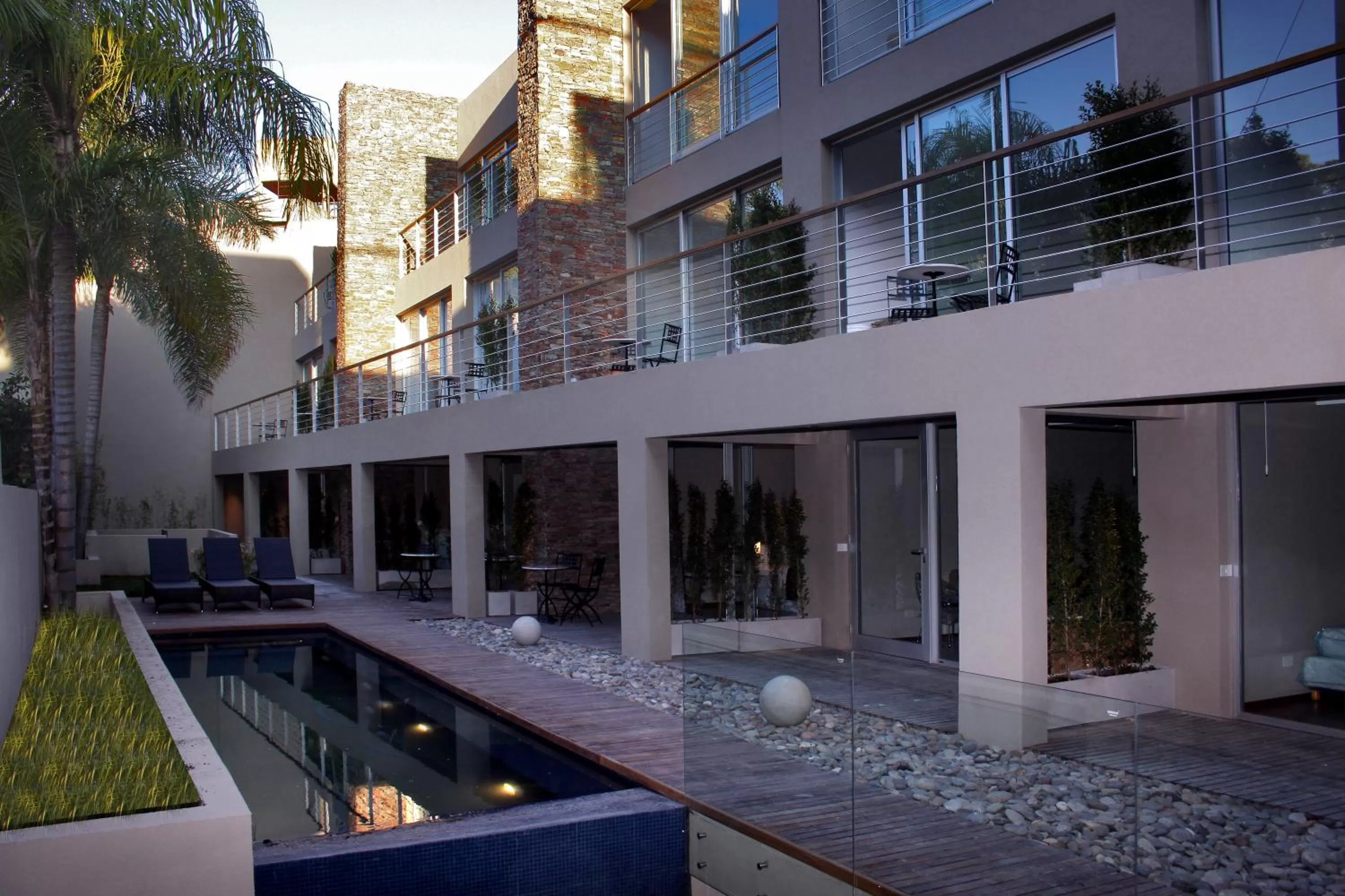 Swimming pool in San Isidro Plaza Hotel