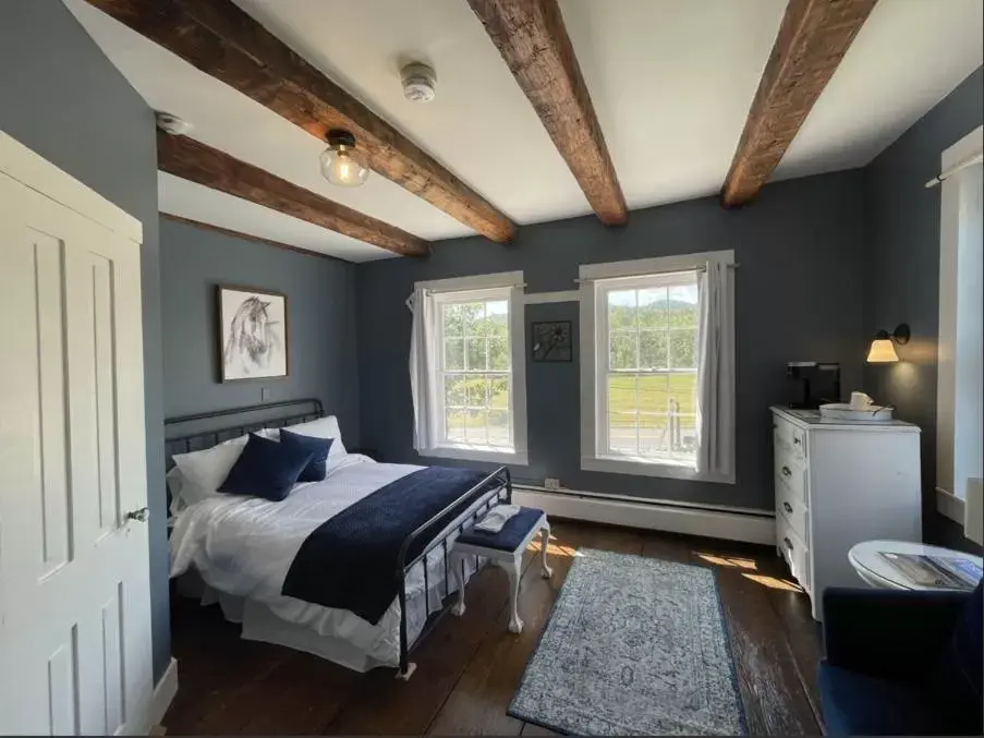 Bedroom, Bed in Stone Hearth Inn and Eatery