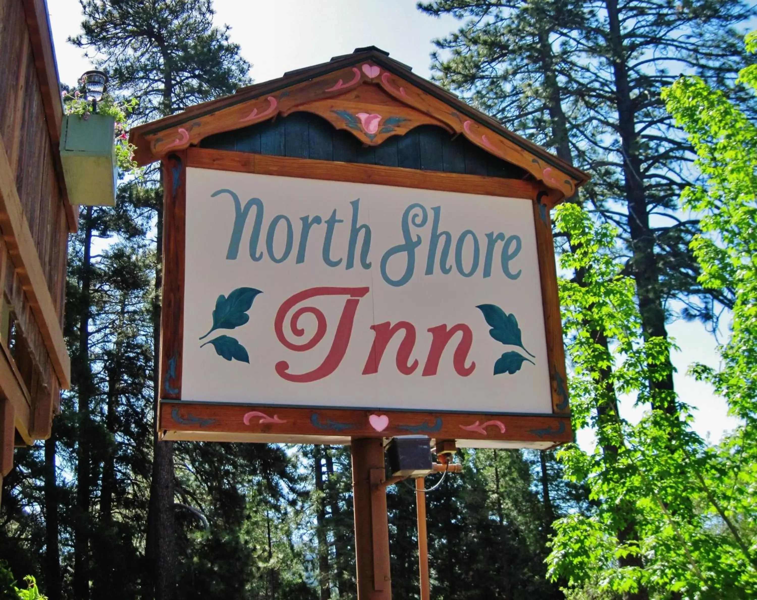 Decorative detail, Property Logo/Sign in The North Shore Inn