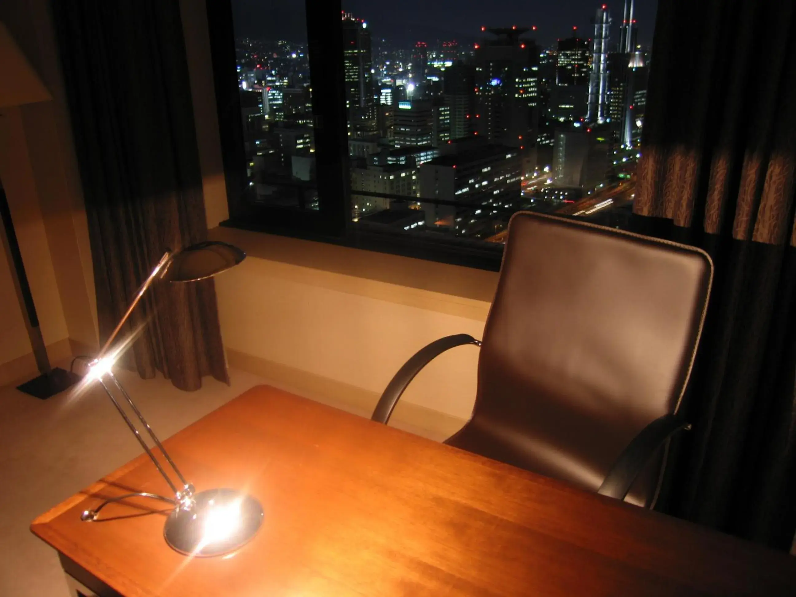 Deluxe Room Selected at Check-In (30th-33rd Floor) - single occupancy - Single Use in Hotel Okura Kobe