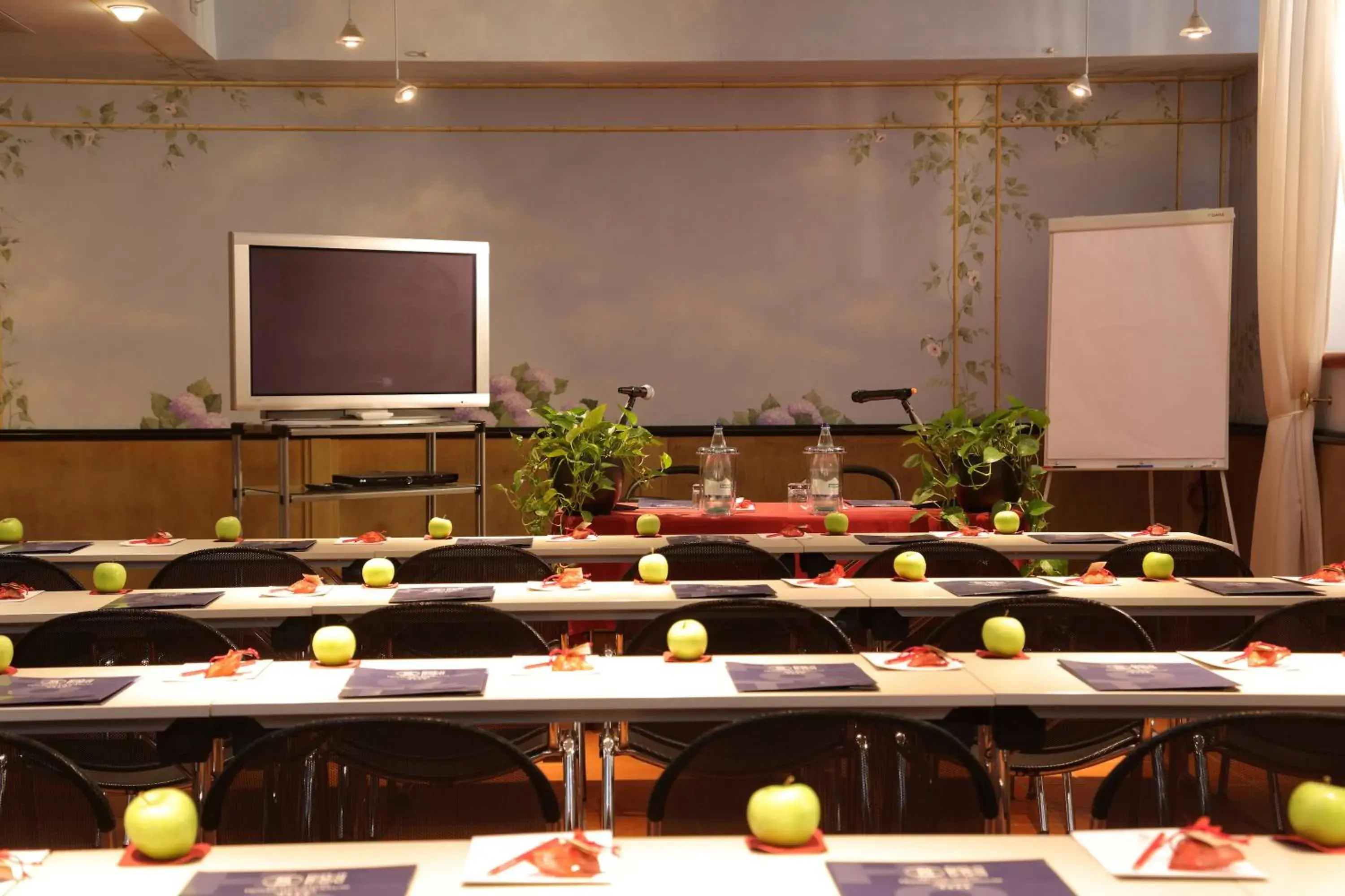 Meeting/conference room in Hotel Sanpi Milano