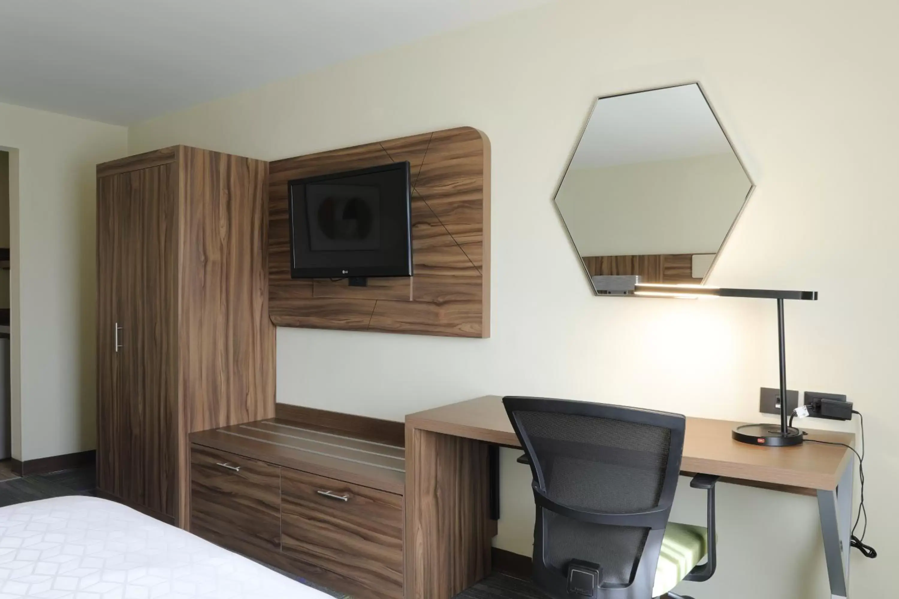 TV and multimedia, TV/Entertainment Center in Holiday Inn Express Piedras Negras, an IHG Hotel