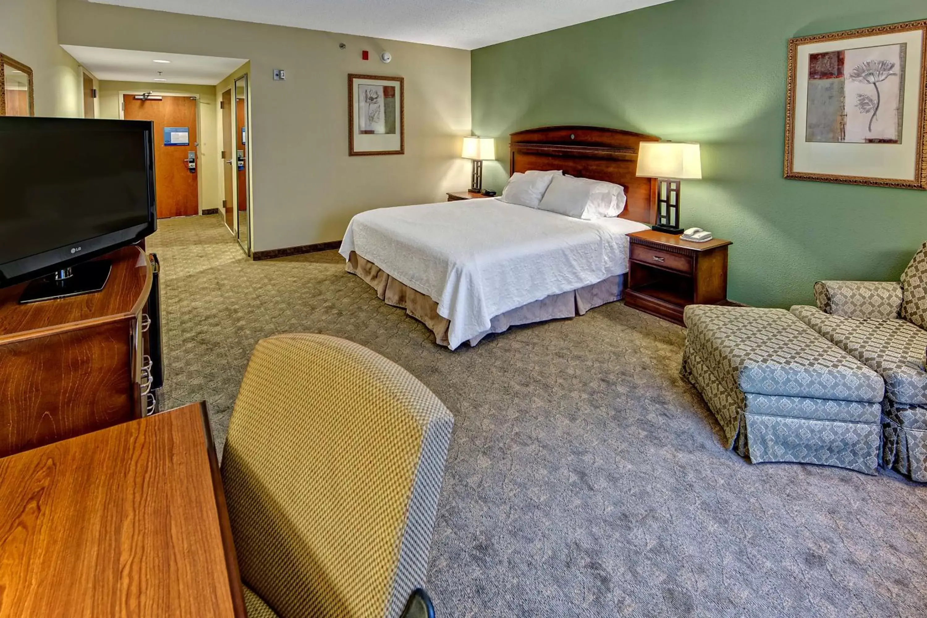 Bed in Hampton Inn & Suites Cashiers - Sapphire Valley