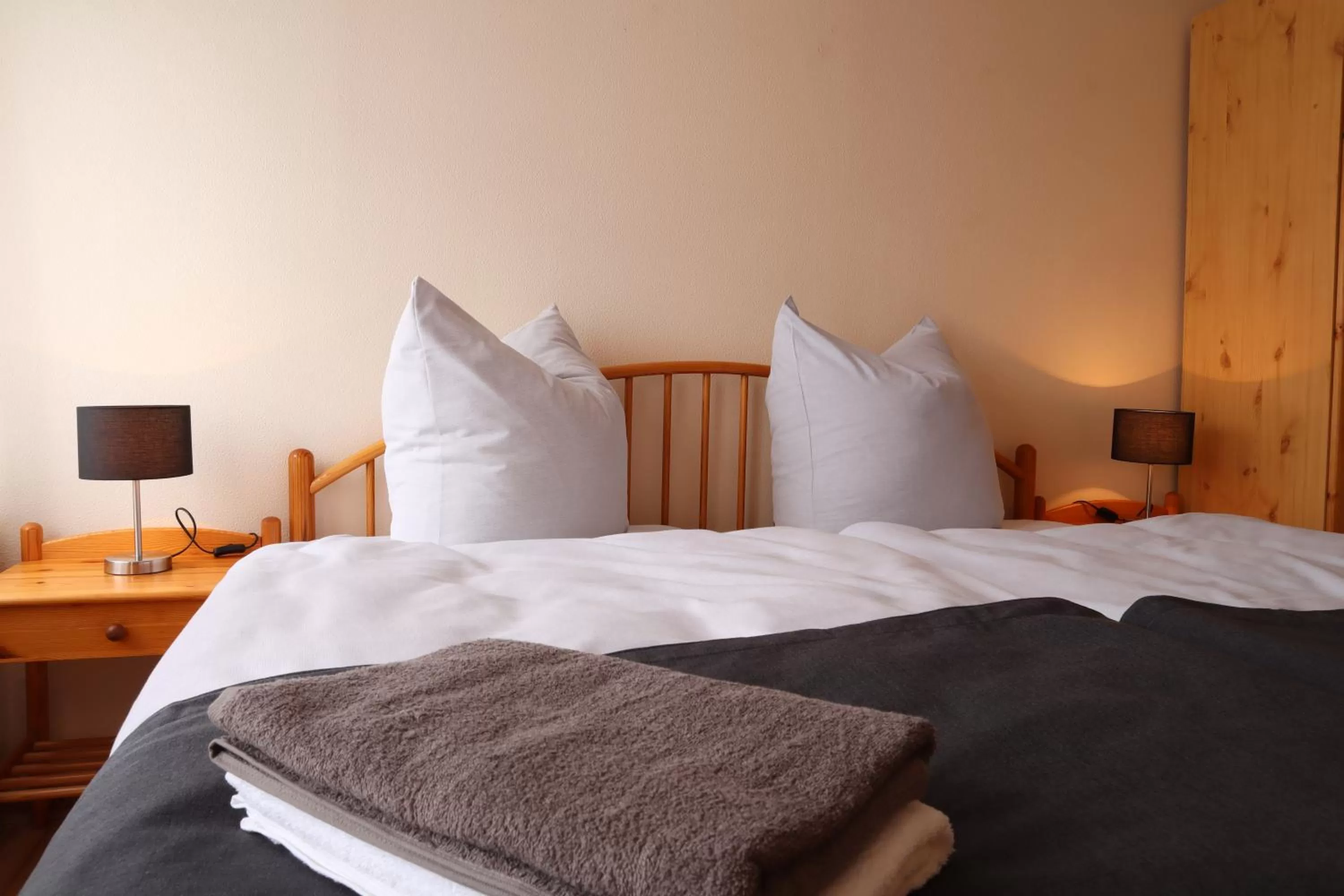 Bed in Hotel Sächsischer Hof