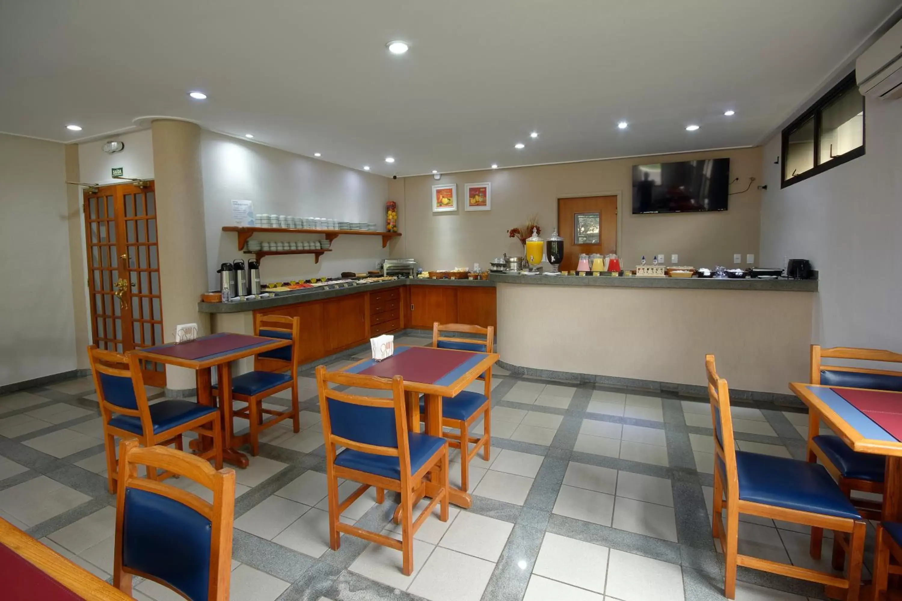 Restaurant/places to eat in Fênix Hotel Limeira Restaurant/places to eat in Fênix Hotel Limeira