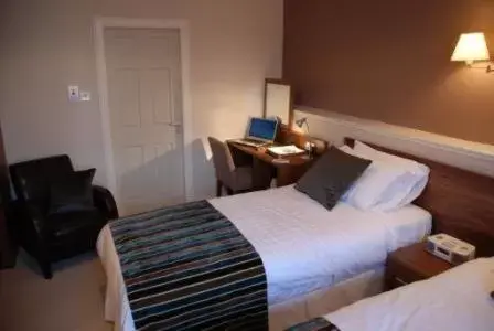 Photo of the whole room, Bed in Kirklands Hotel