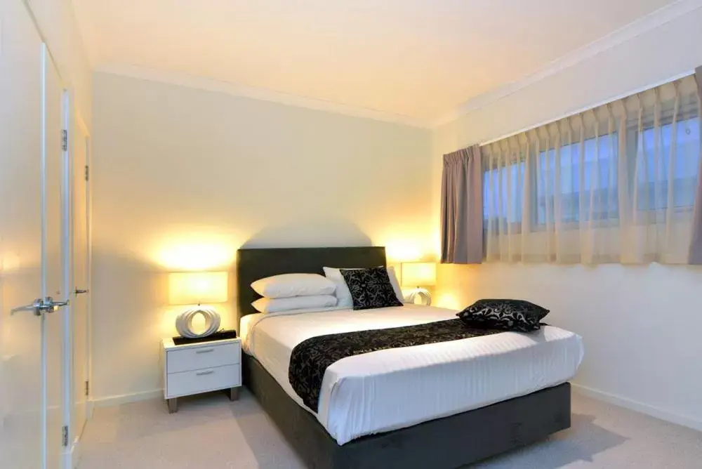 Bedroom, Bed in Bunbury Seaview Apartments
