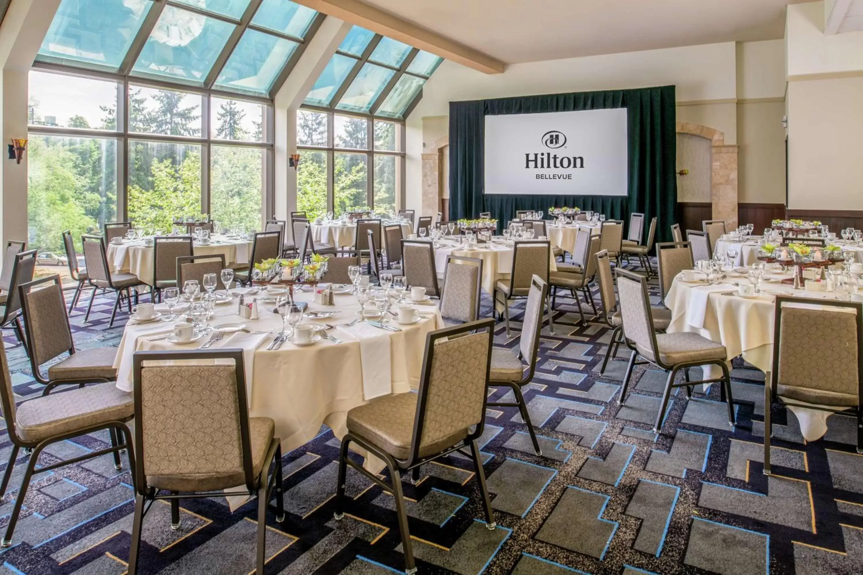 Meeting/conference room, Restaurant/Places to Eat in Hilton Bellevue