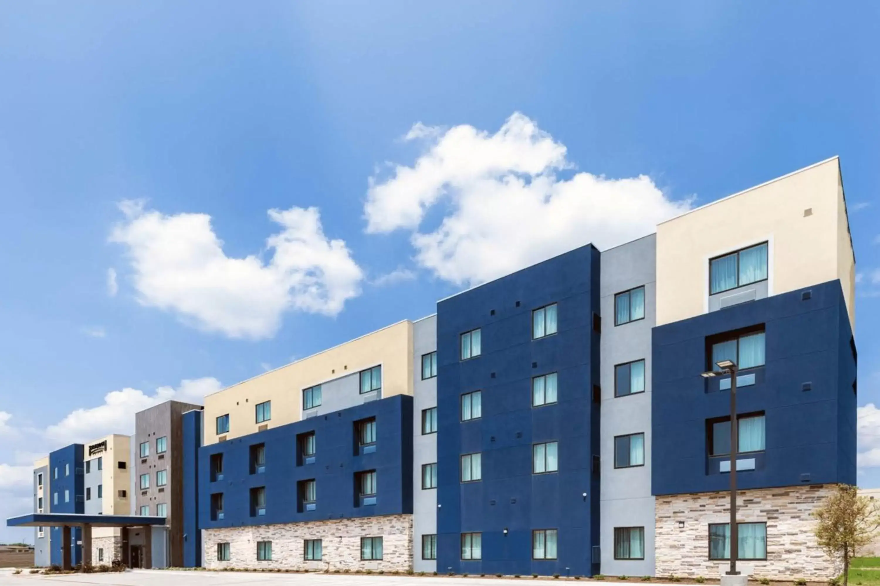 Property building in Staybridge Suites Waco South - Woodway by IHG Property building in Staybridge Suites Waco South - Woodway by IHG