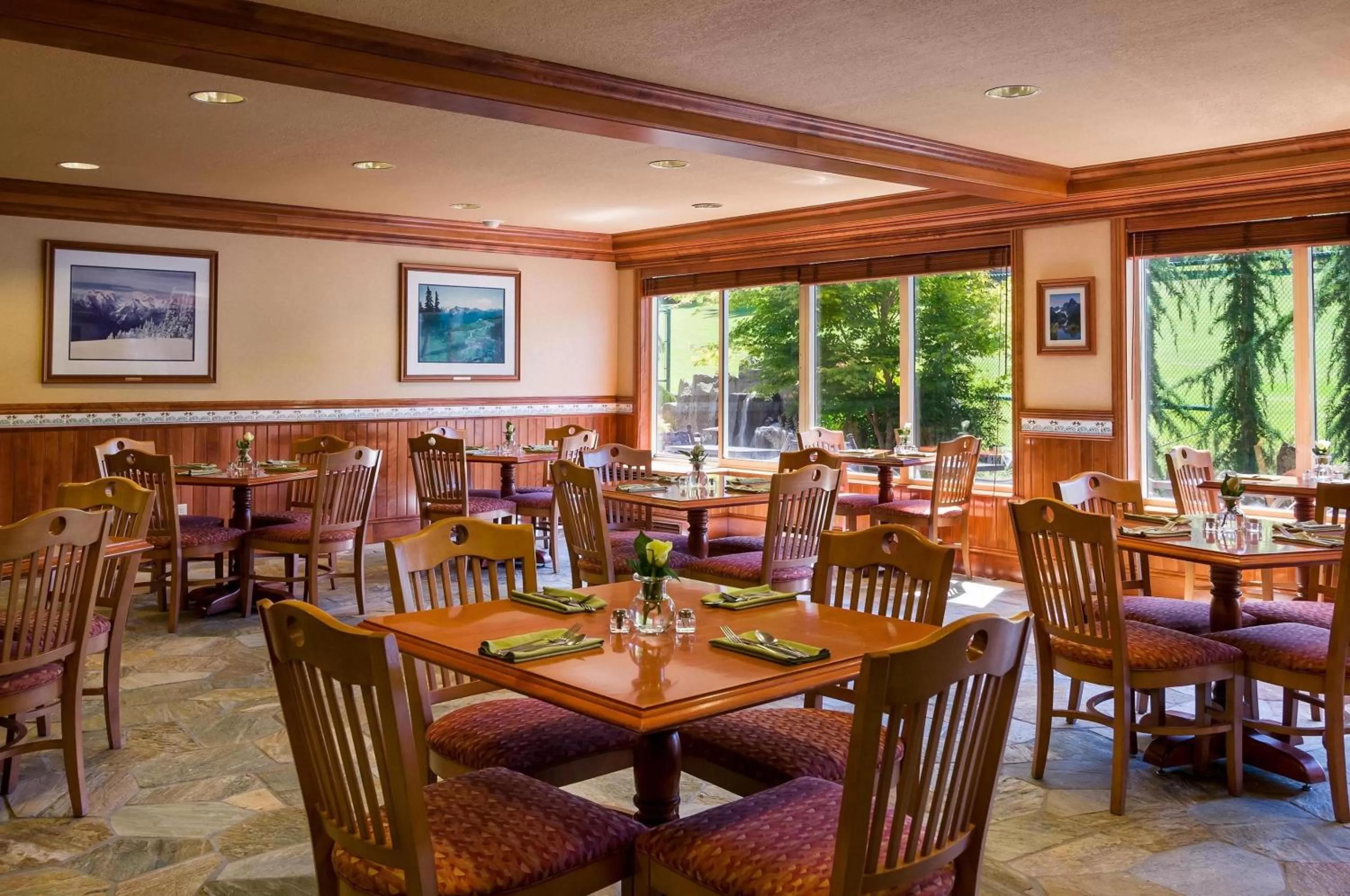 Restaurant/places to eat in Olympic Lodge by Ayres