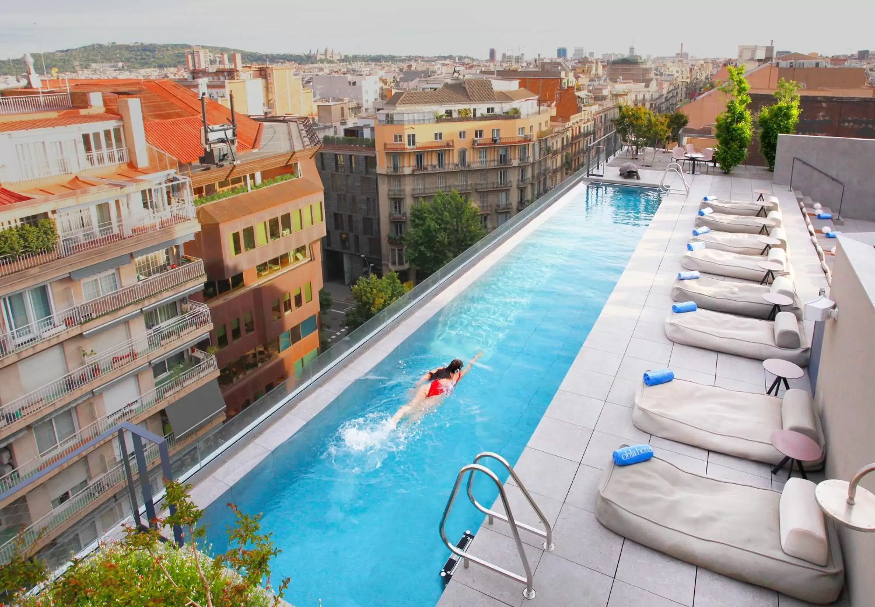 Spring, Pool View in Ohla Eixample