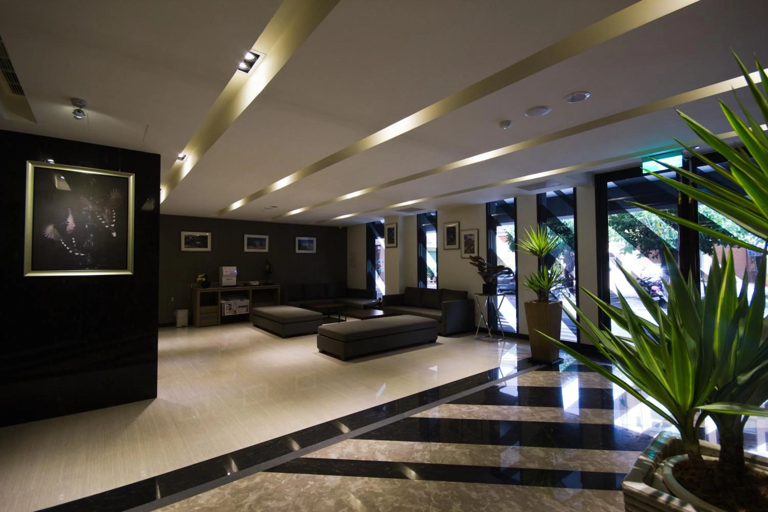 Lobby or reception in Royal Guest Hotel