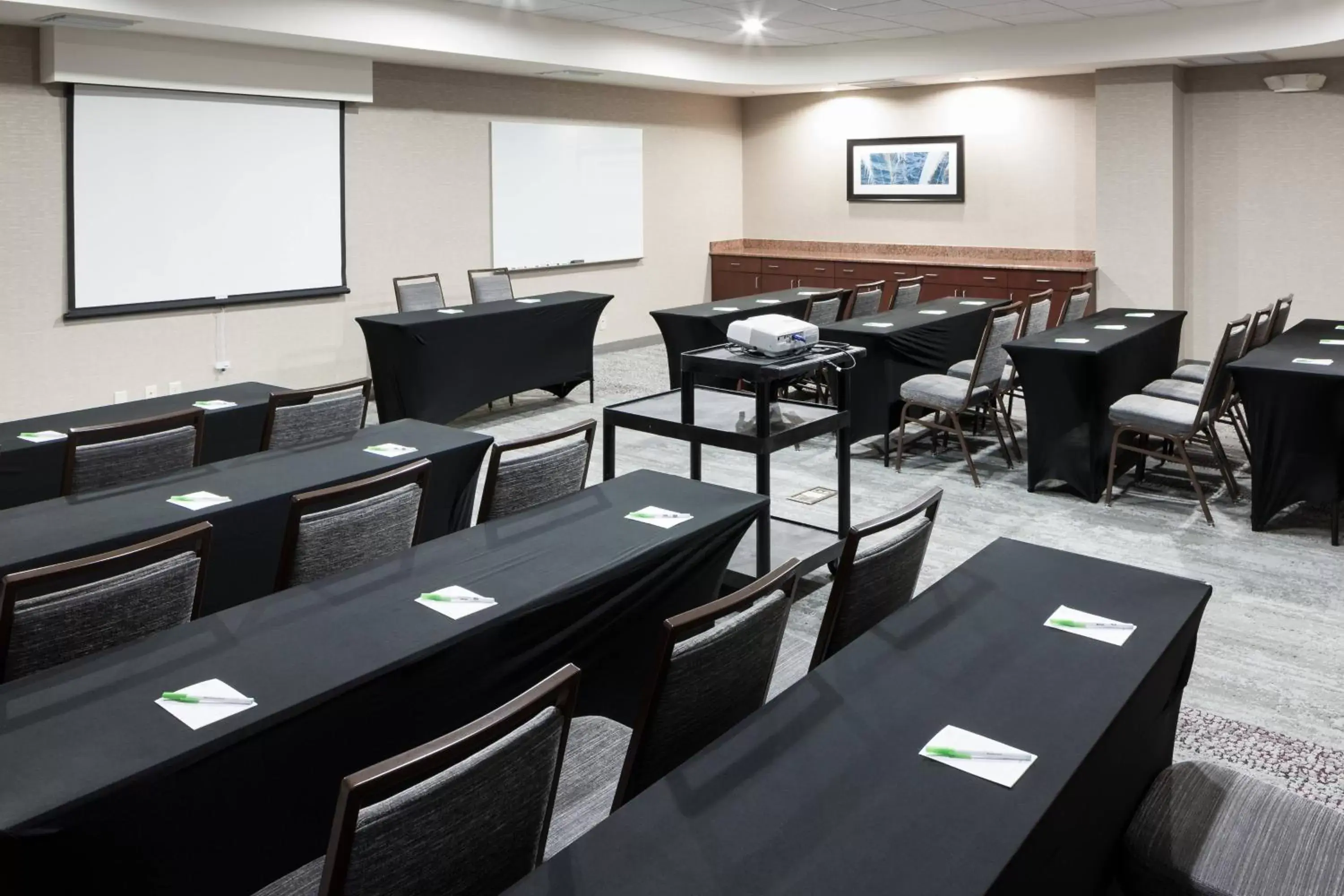 Meeting/conference room, Business Area/Conference Room in Courtyard by Marriott Miami at Dolphin Mall