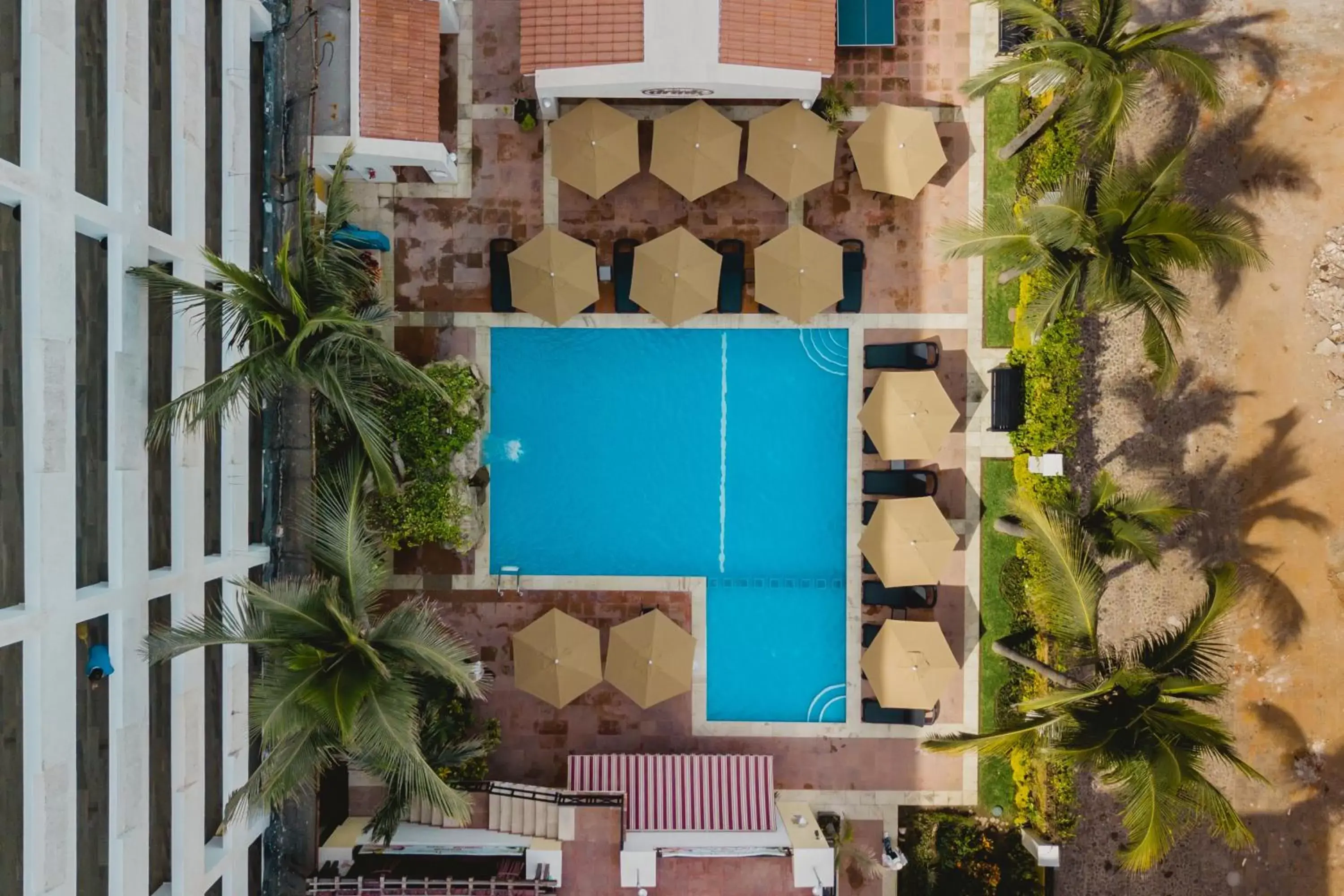 Pool View in Best Western Hotel Posada Freeman Zona Dorada