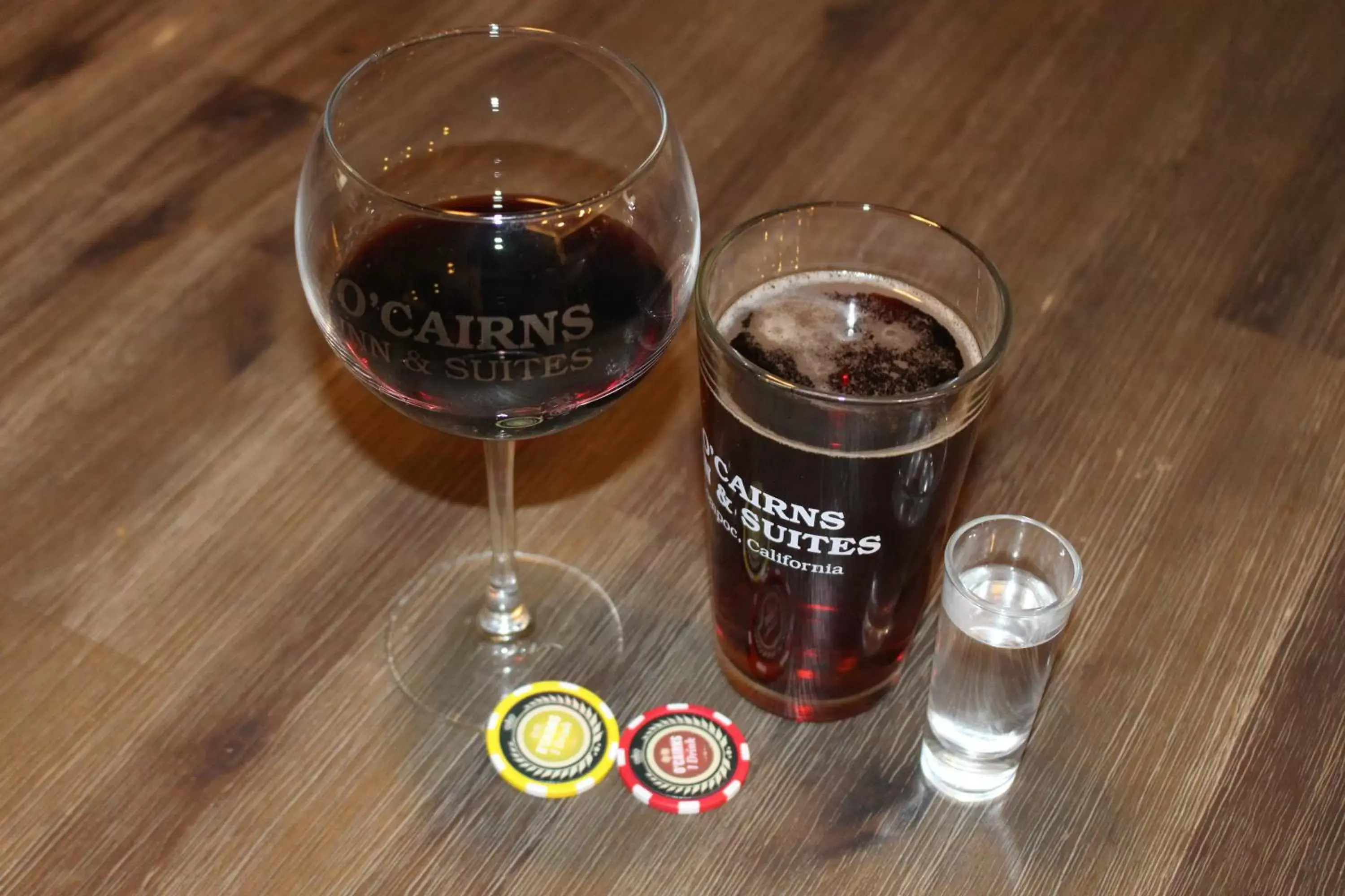 Alcoholic drinks in O'Cairns Inn and Suites