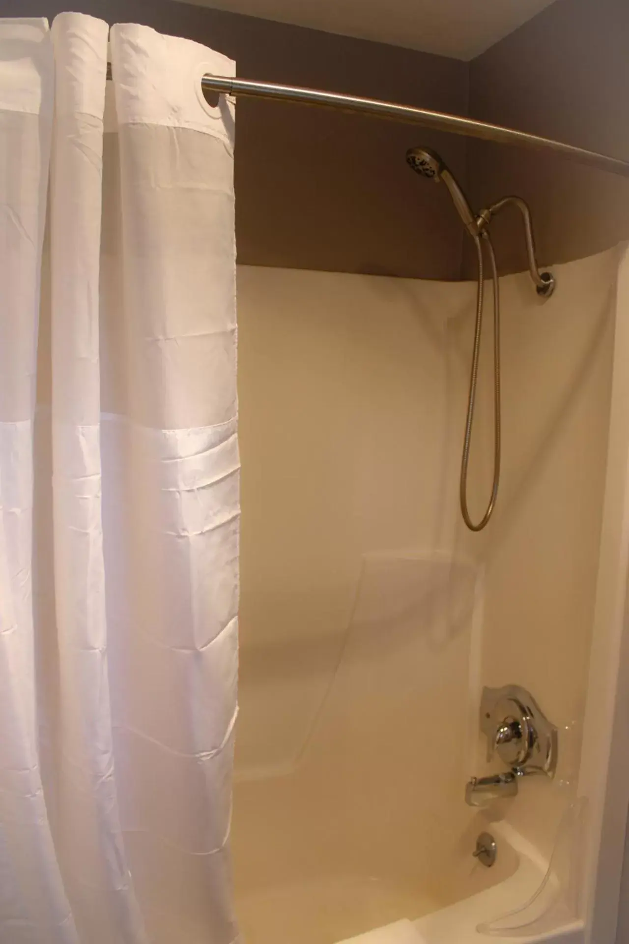 Shower, Bathroom in The Alder Inn