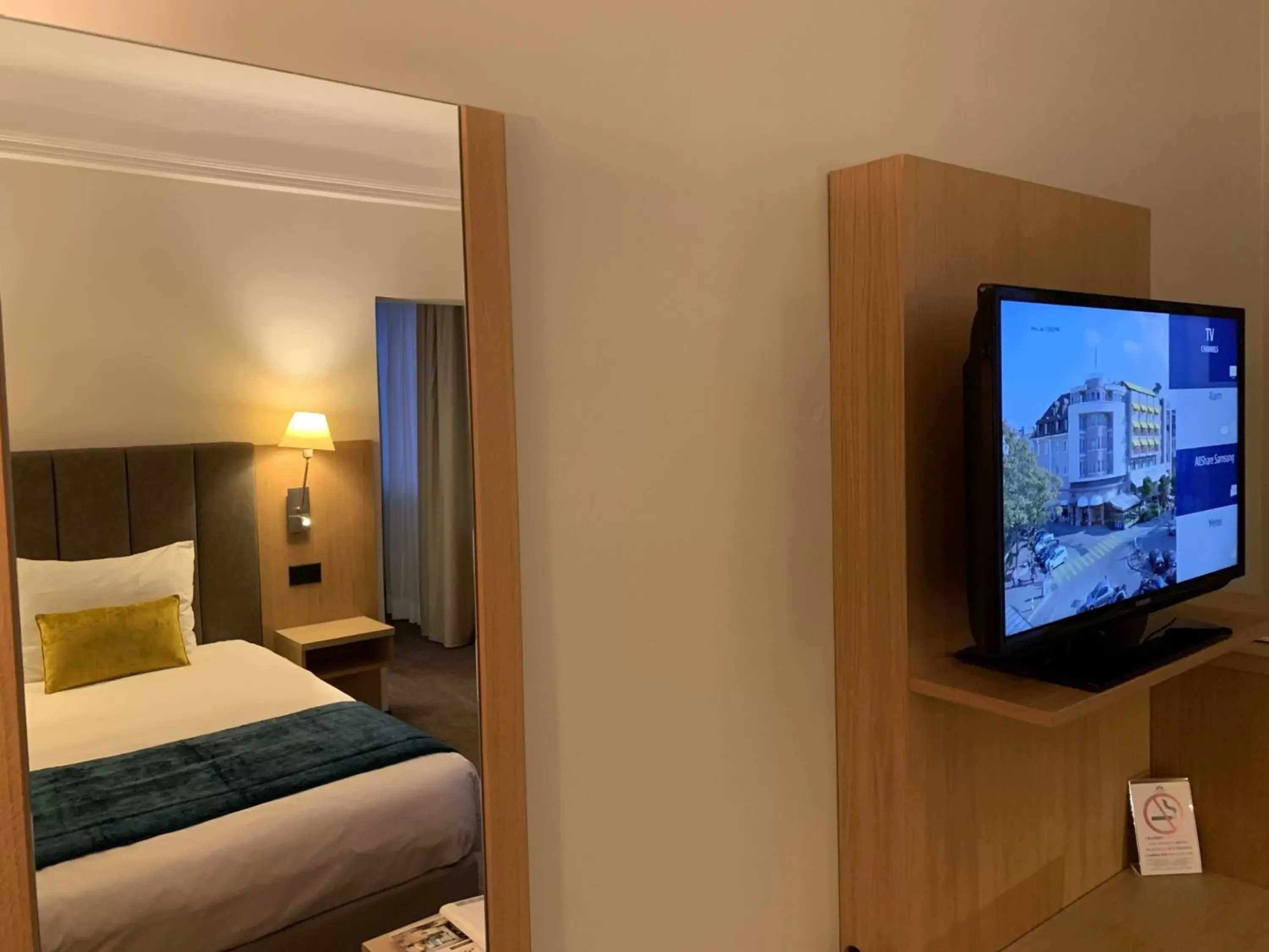 Photo of the whole room, TV/Entertainment Center in Astra Vevey Hotel & Restaurant