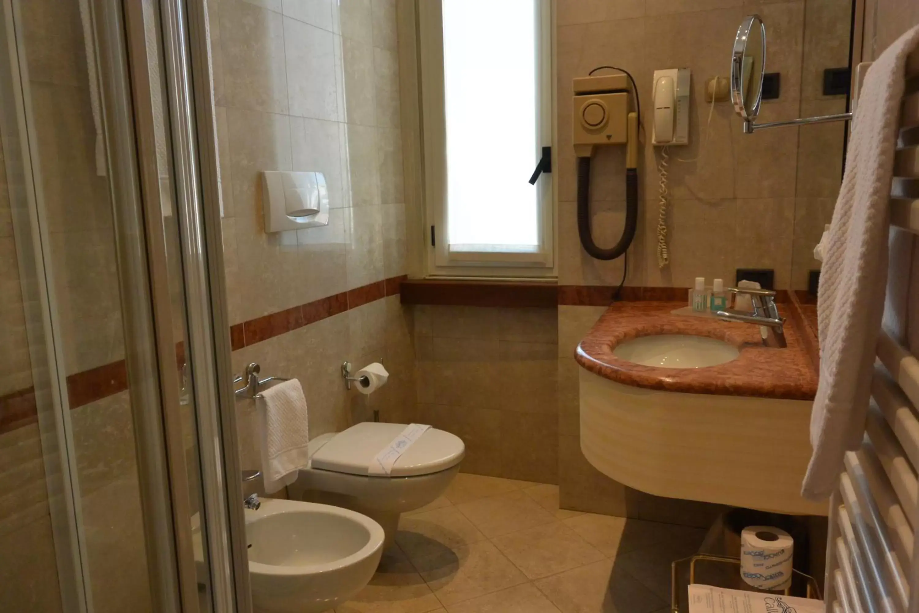 Bathroom in Hotel Metrò