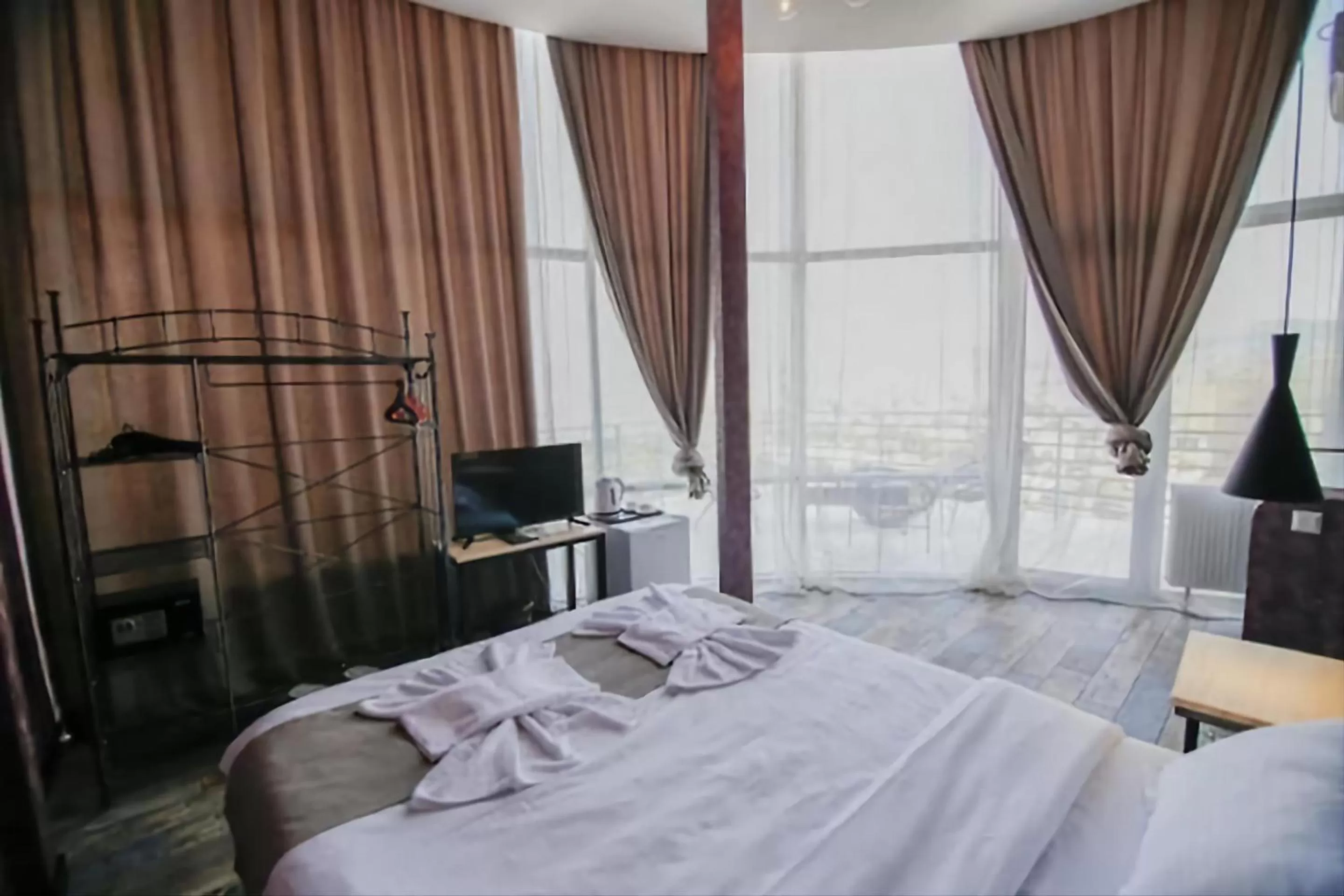 Bed in Panorama 360° Hotel