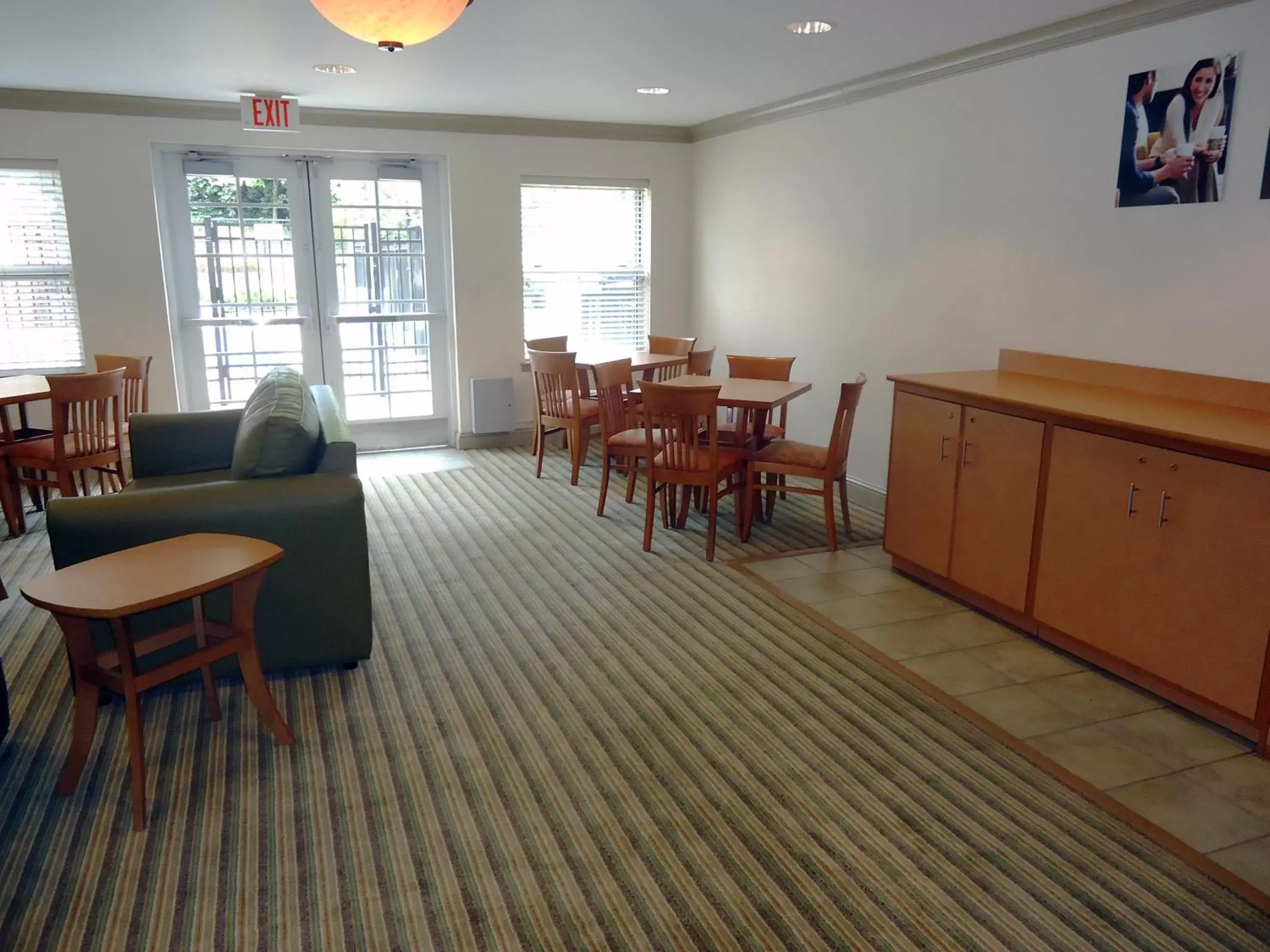 Lobby or reception, Dining Area in Extended Stay America Suites - Greensboro - Airport