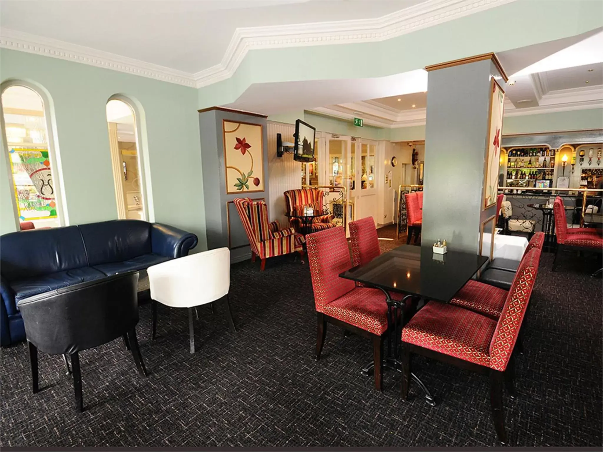 Day, Lounge/Bar in Flannery's Hotel