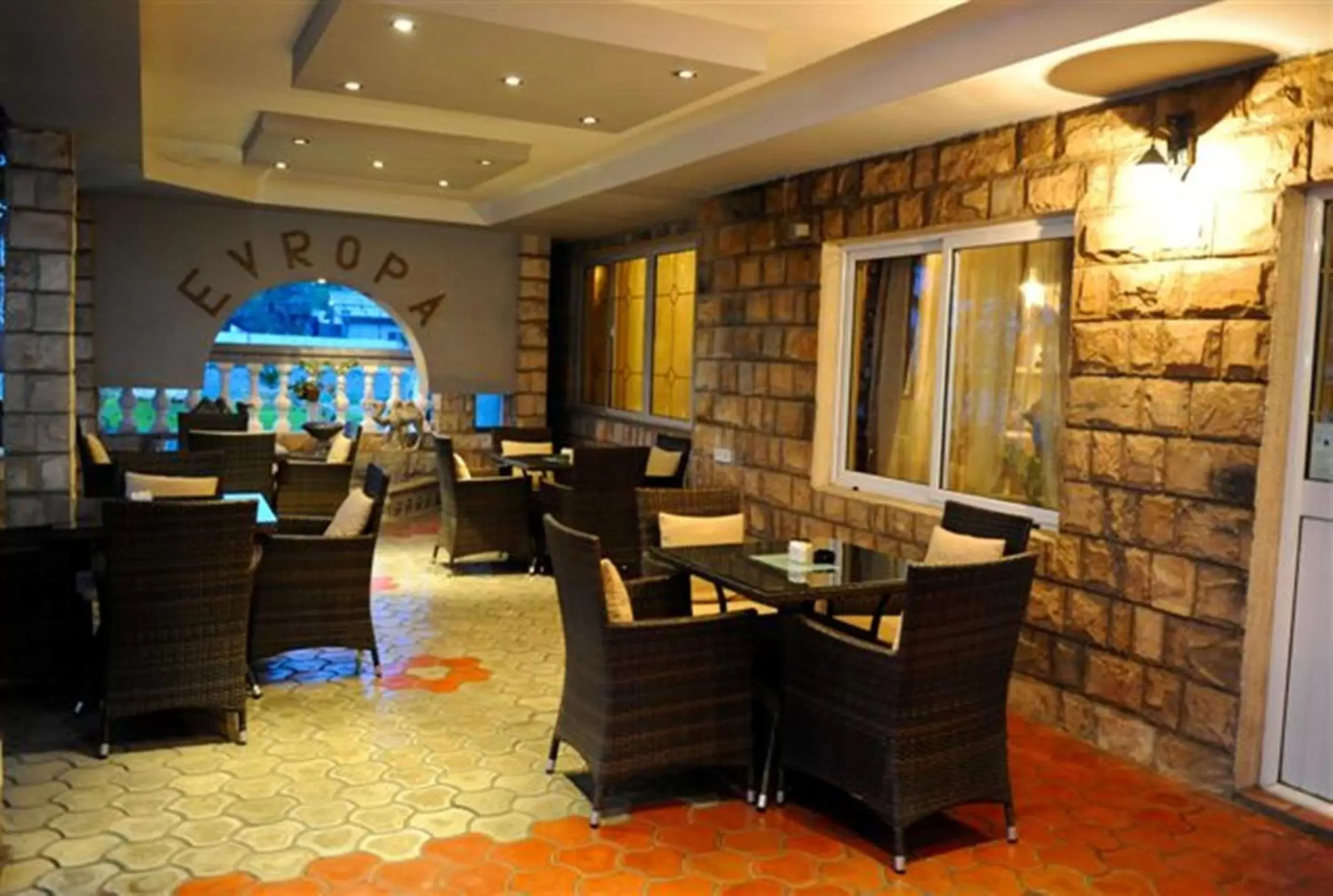 Lounge or bar, Restaurant/Places to Eat in Hotel Evropa