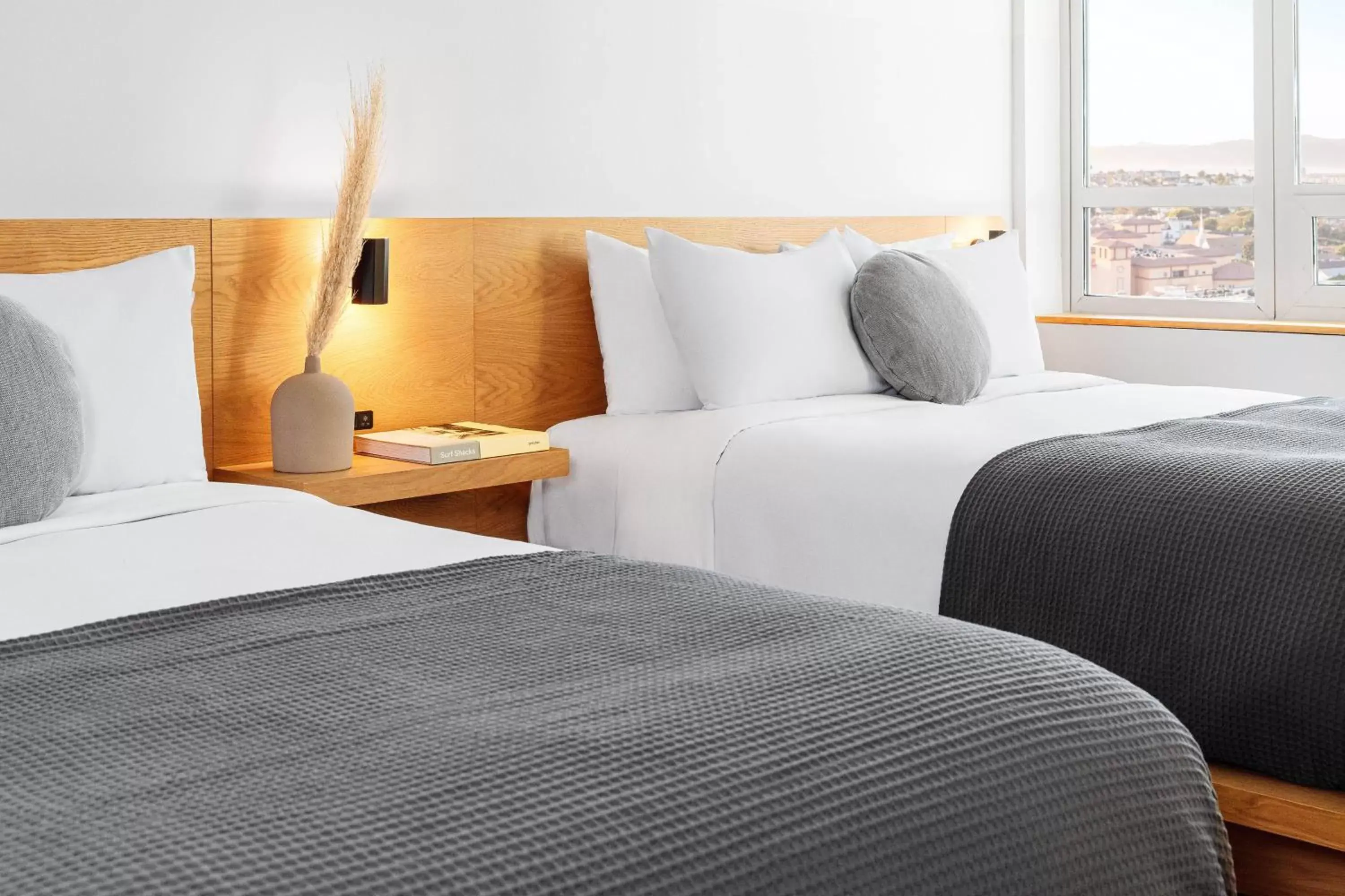 Photo of the whole room, Bed in Hotel June, Los Angeles, a Member of Design Hotels