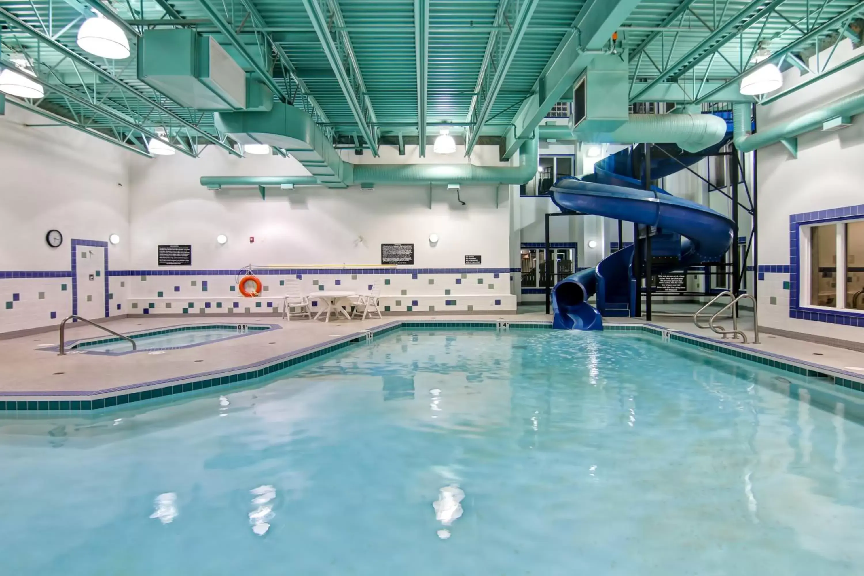 Swimming Pool in Canalta Stettler