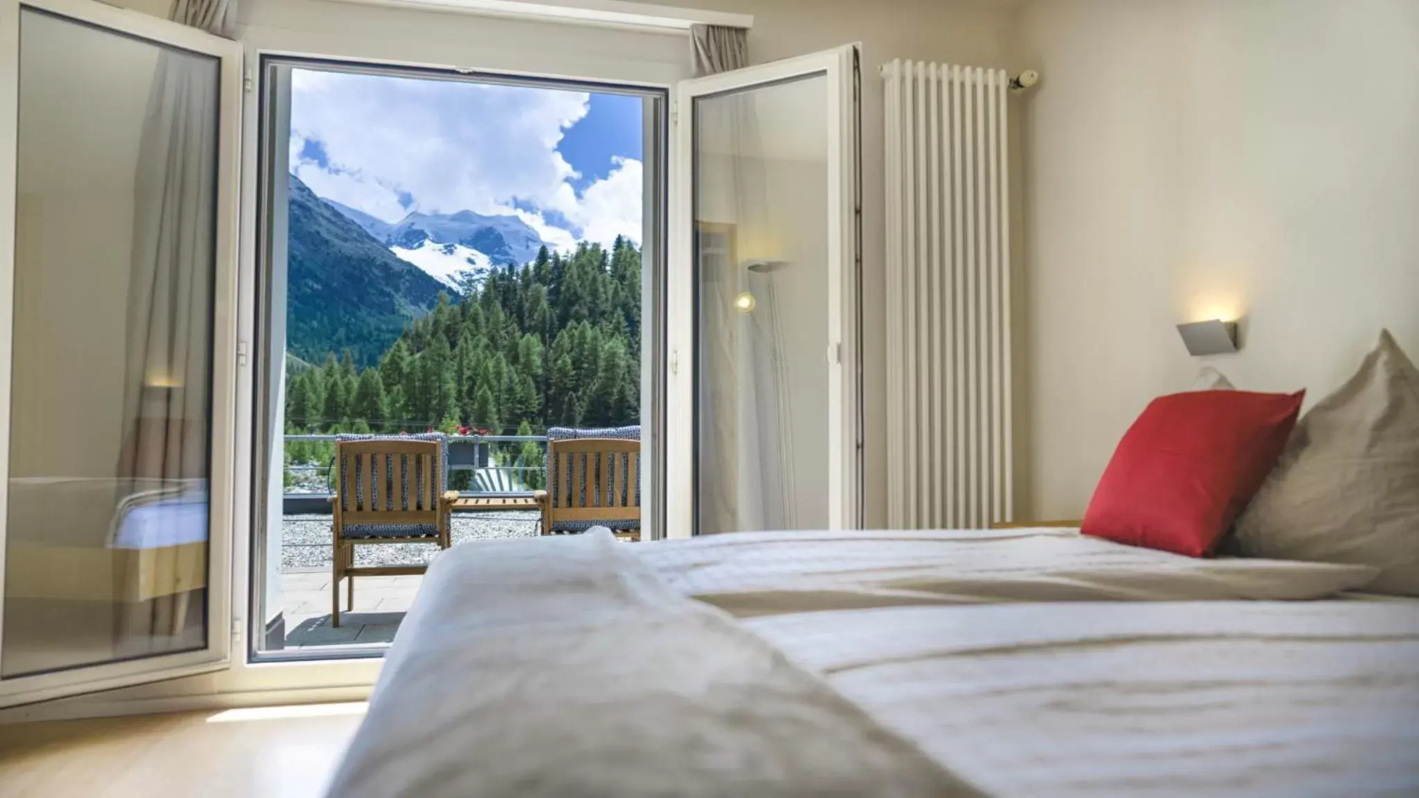 Bed in Gletscher-Hotel Morteratsch