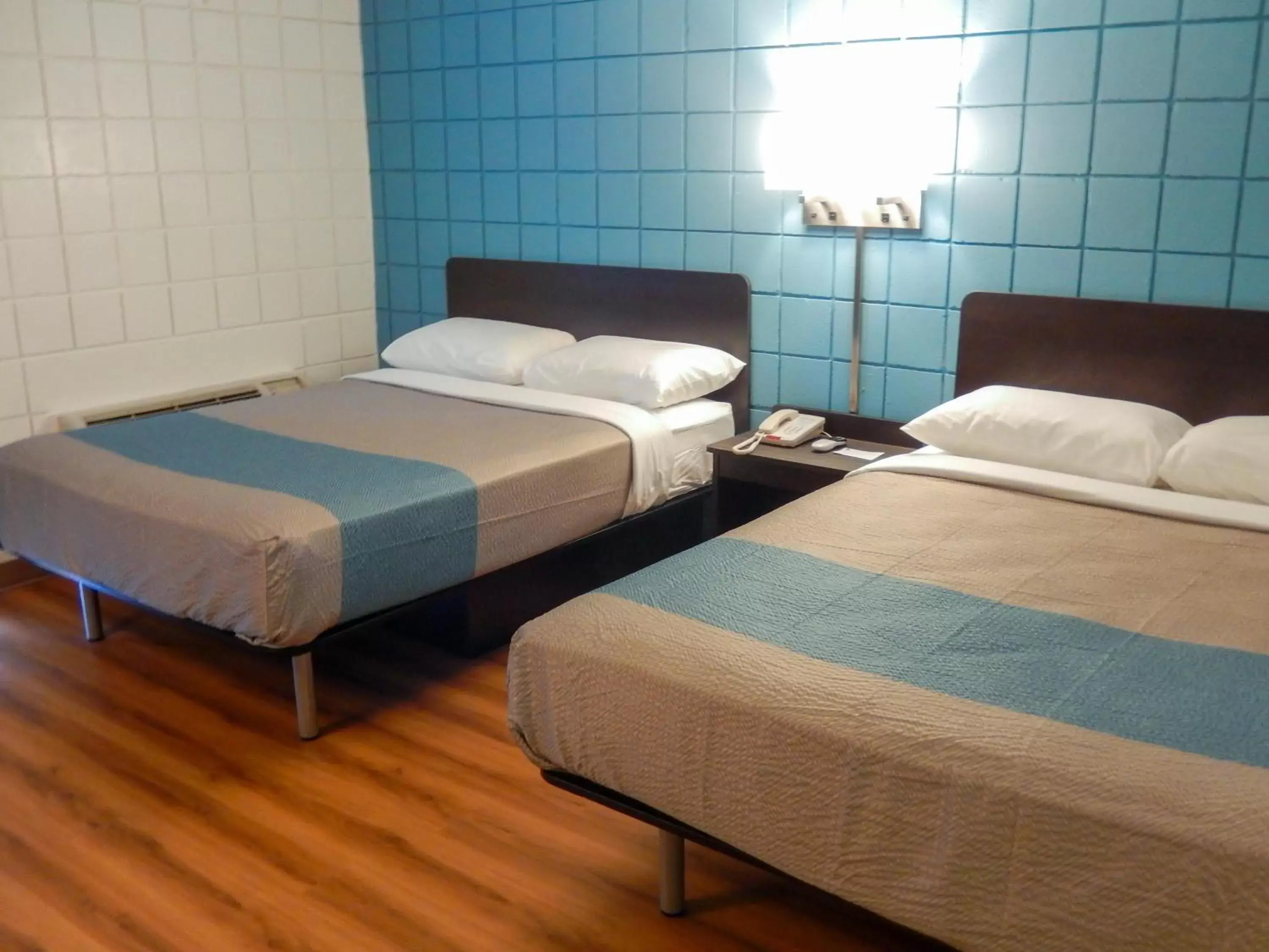 Photo of the whole room, Bed in Motel 6-Somers Point, NJ - Ocean City - Wild Wood Beach Photo of the whole room, Bed in Motel 6-Somers Point, NJ - Ocean City - Wild Wood Beach