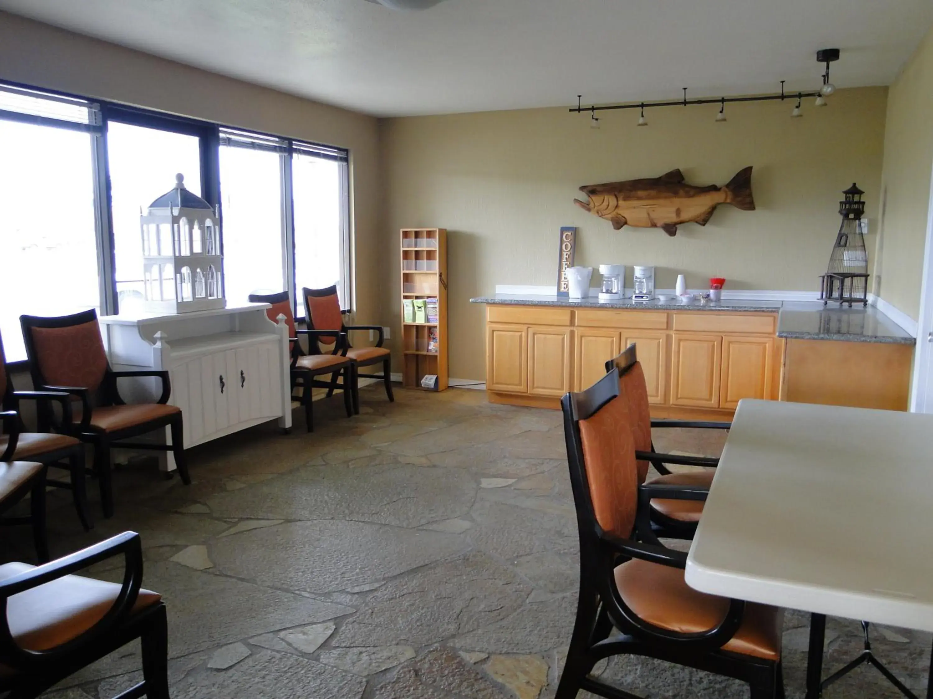 Lobby or reception, Restaurant/Places to Eat in Ocean Shores Inn & Suites