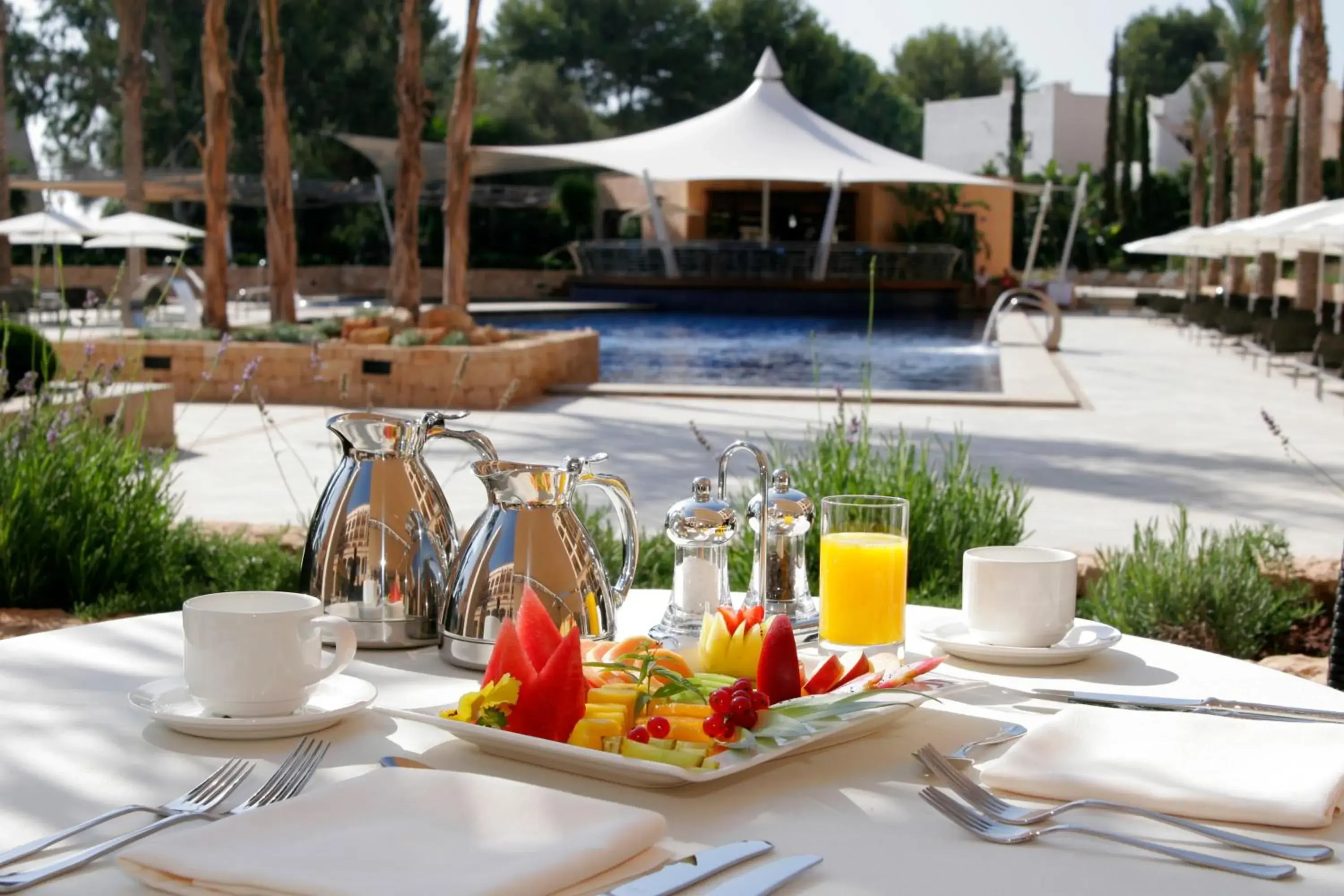Restaurant/places to eat, Swimming Pool in Insotel Fenicia Prestige Suites & Spa