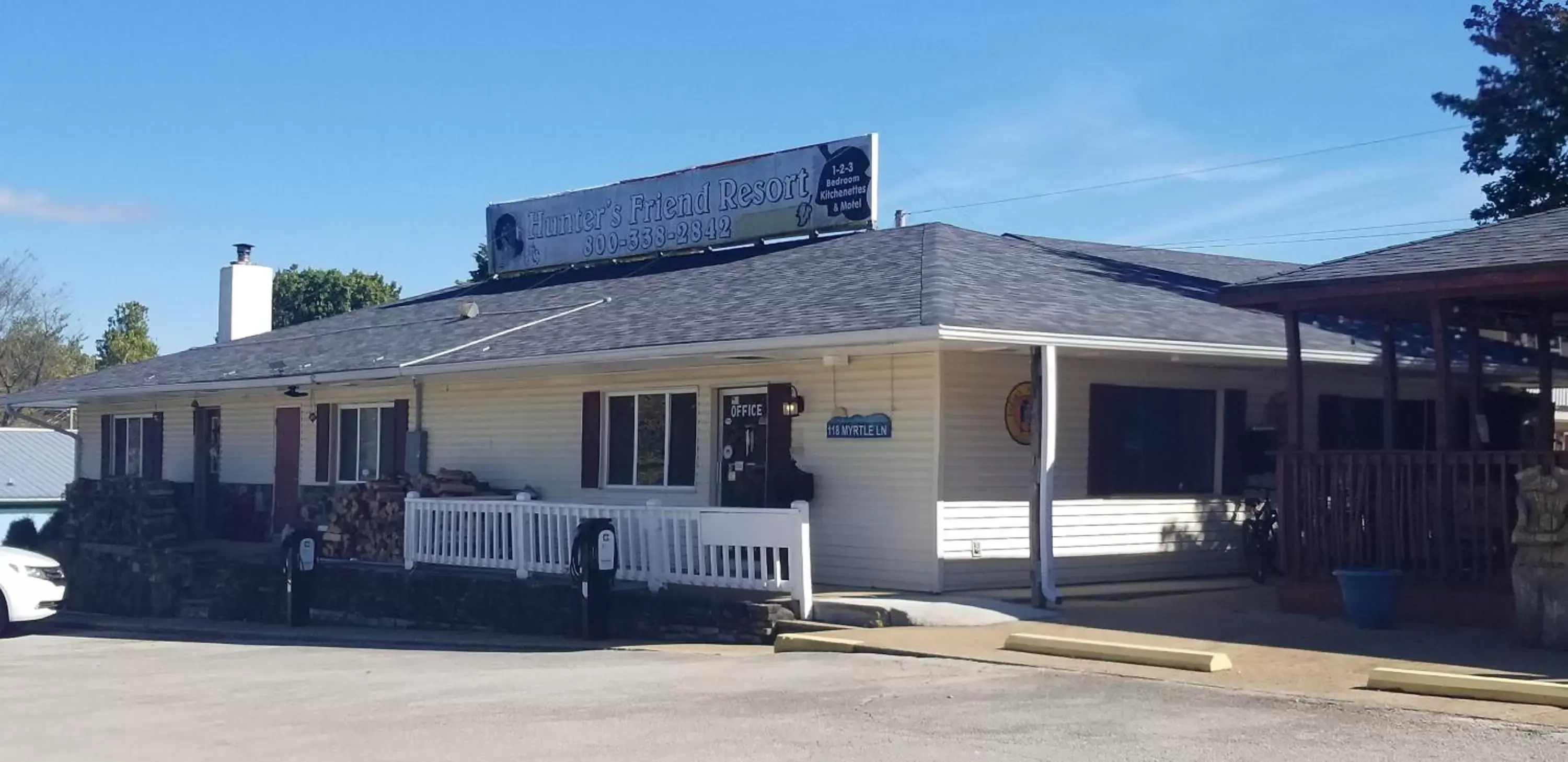 Lobby or reception, Property Building in Hunter's Friend Resort Near Table Rock Lake